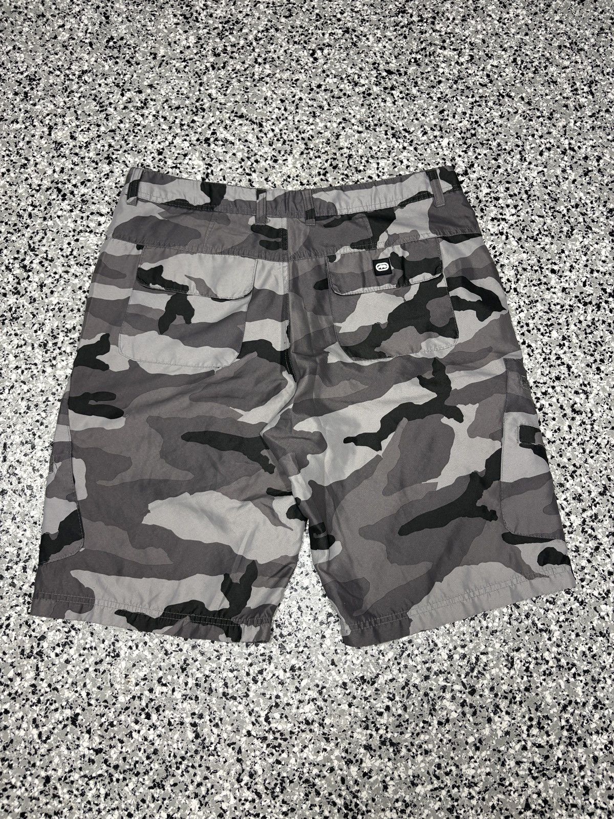 Ecko Unltd. 2000s Ecko Untld. Grey Camo Baggy Fit Hybrid Shorts Size 34 Size US 34 / EU 50 - 2 Thumbnail
