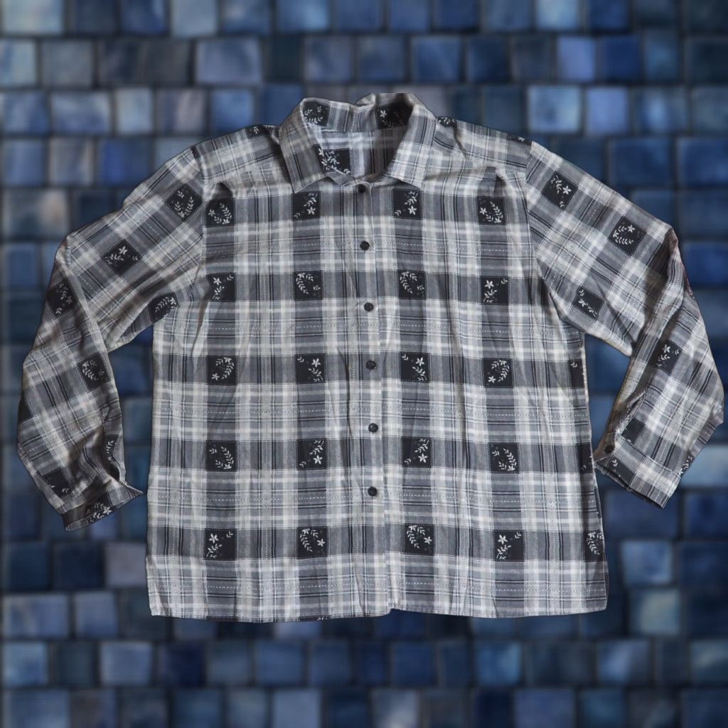 Vintage VTG 70s 80s Faded Gray Black Floral Plaid Light Boho Button Baggy Shirt XL Size US XL / EU 56 / 4 - 1 Thumbnail