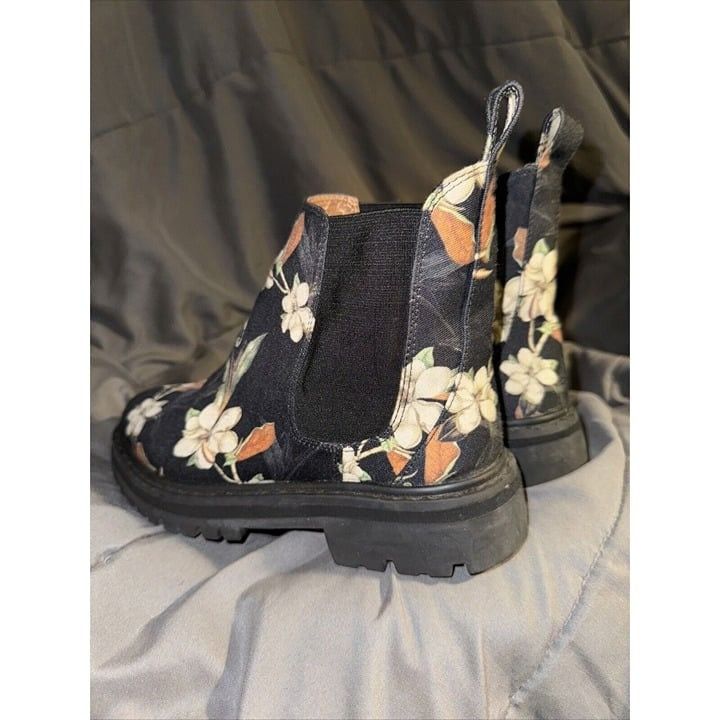 Other Aerosoles Insecta Platform Boot Women's Size US 6 M Floral S Size US 6 / IT 36 - 7 Thumbnail