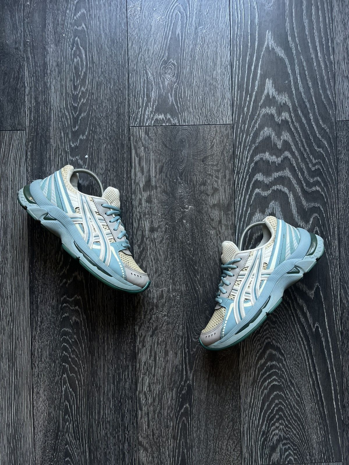 Gel-Kyrios Cream Oyster Grey Shoes US 6 / EU 39