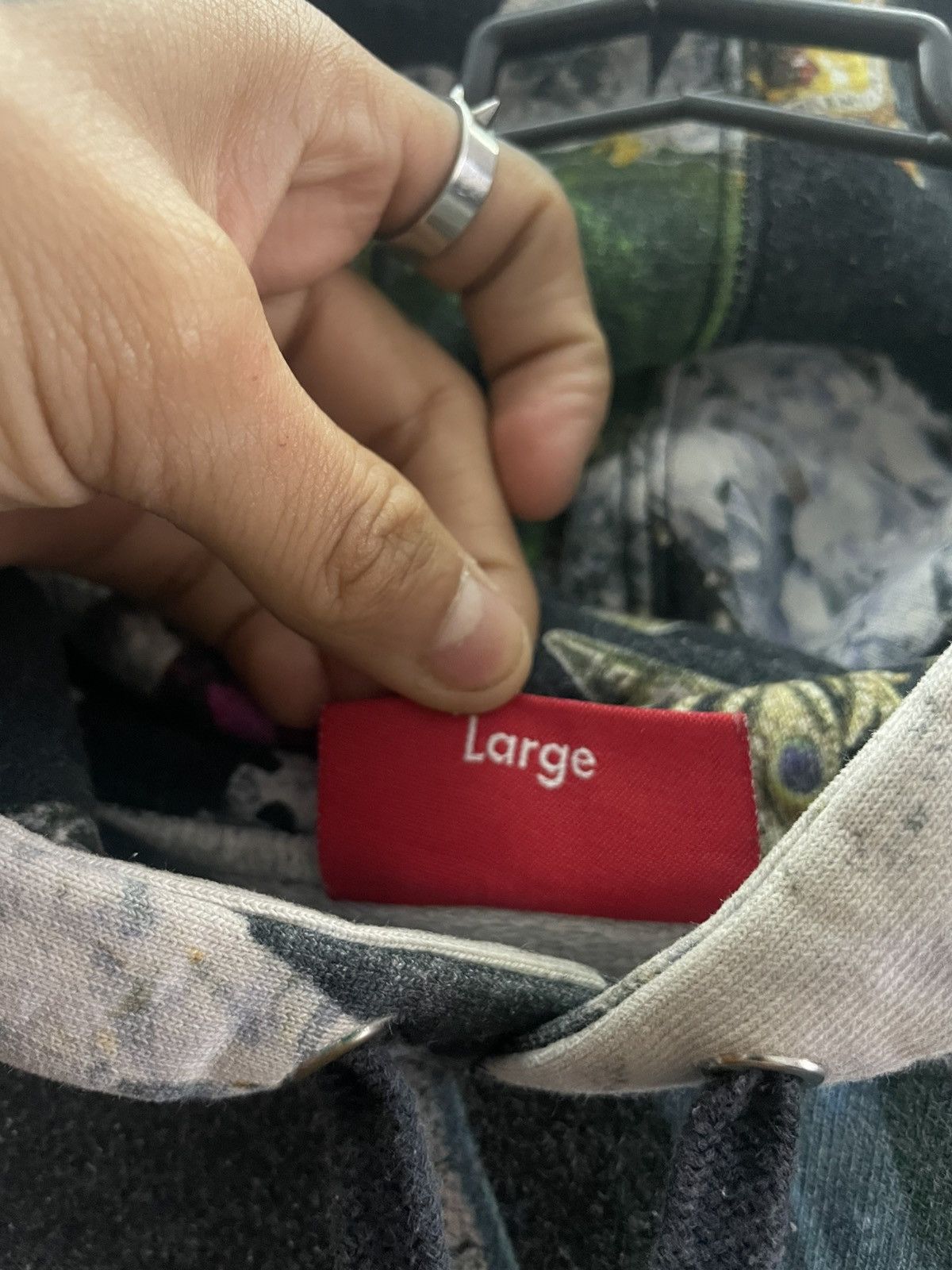 Supreme Supreme jewels fw18 Size US L / EU 52-54 / 3 - 3 Thumbnail