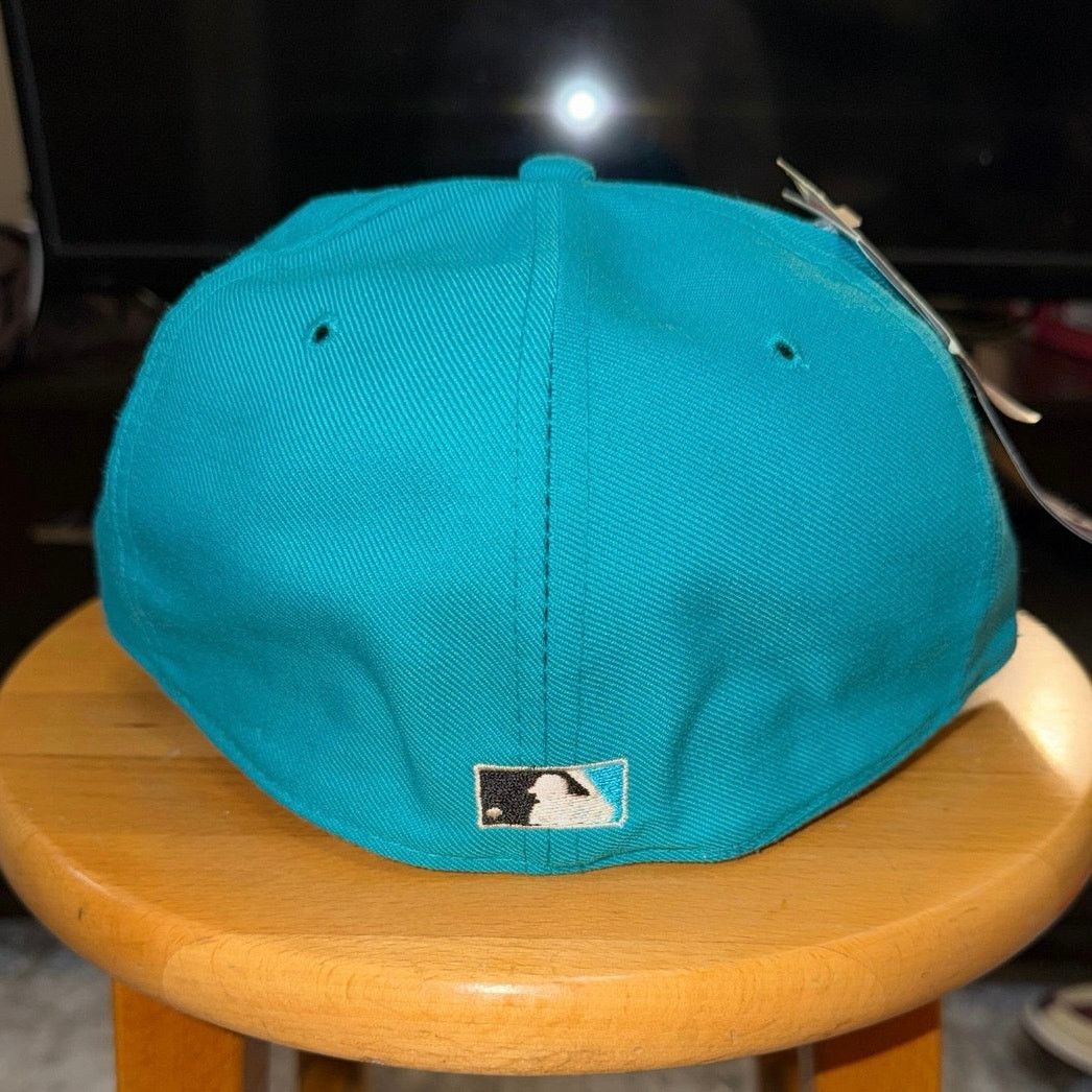New Era New Era The 59/50 VNTG 90s Florida Marlins Hat Size 71/2 NWT Size ONE SIZE - 4 Thumbnail