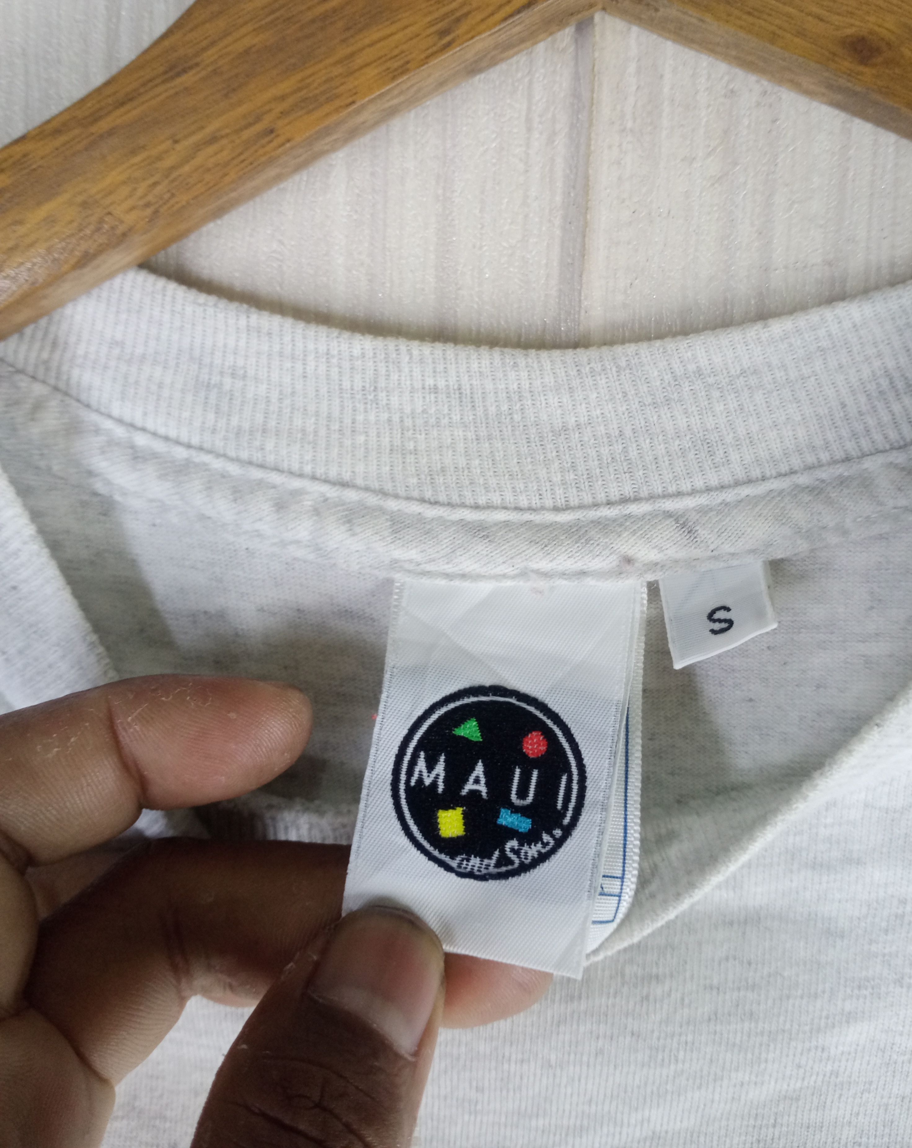 Maui and Sons Rare Vintage Maui And Sons Big Logo Tshirt Size US S / EU 44-46 / 1 - 6 Thumbnail