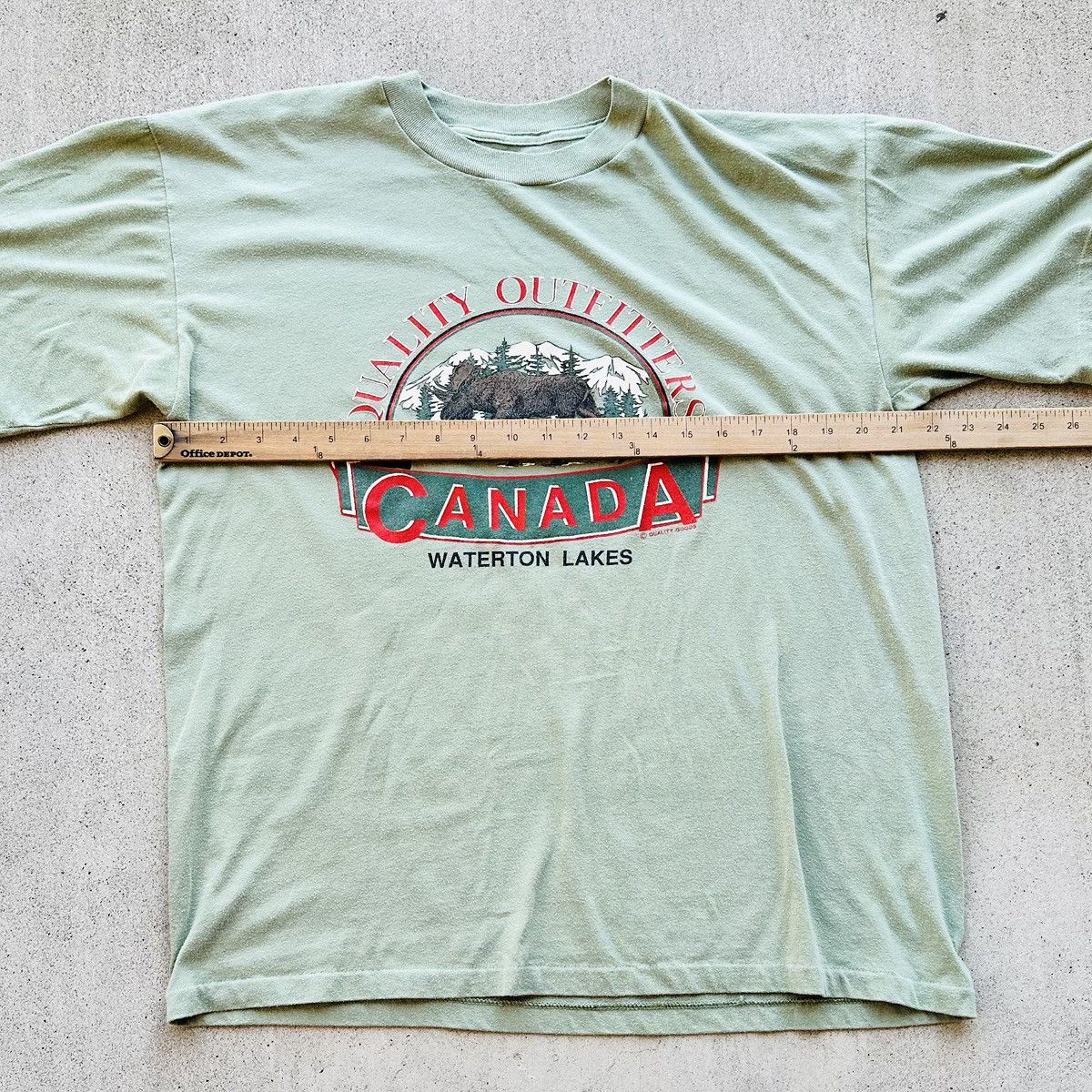 Vintage Vintage Quality Outfitters Canada T Shirt 90s Single Stitch Size US L / EU 52-54 / 3 - 6 Thumbnail