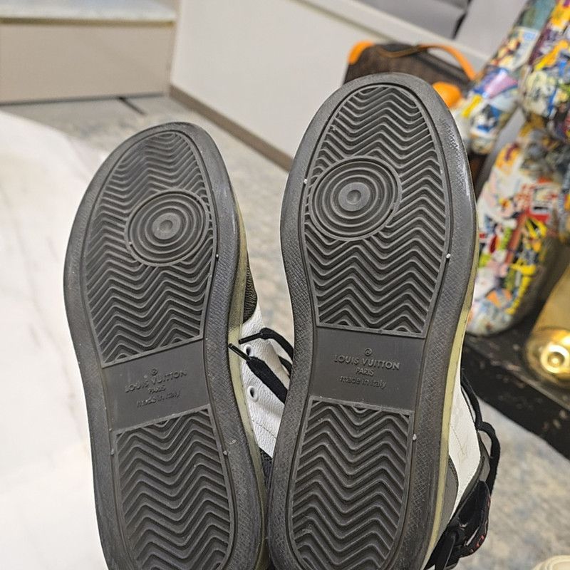 Louis Vuitton Louis Vuitton Rivoli Casual Sneakers in White and Blue -250 Size US 8.5 / EU 41-42 - 4 Thumbnail