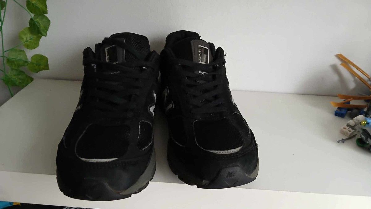 New Balance New Balance 990 V5 size 9 sneakers Size US 9 / EU 42 - 18 Thumbnail