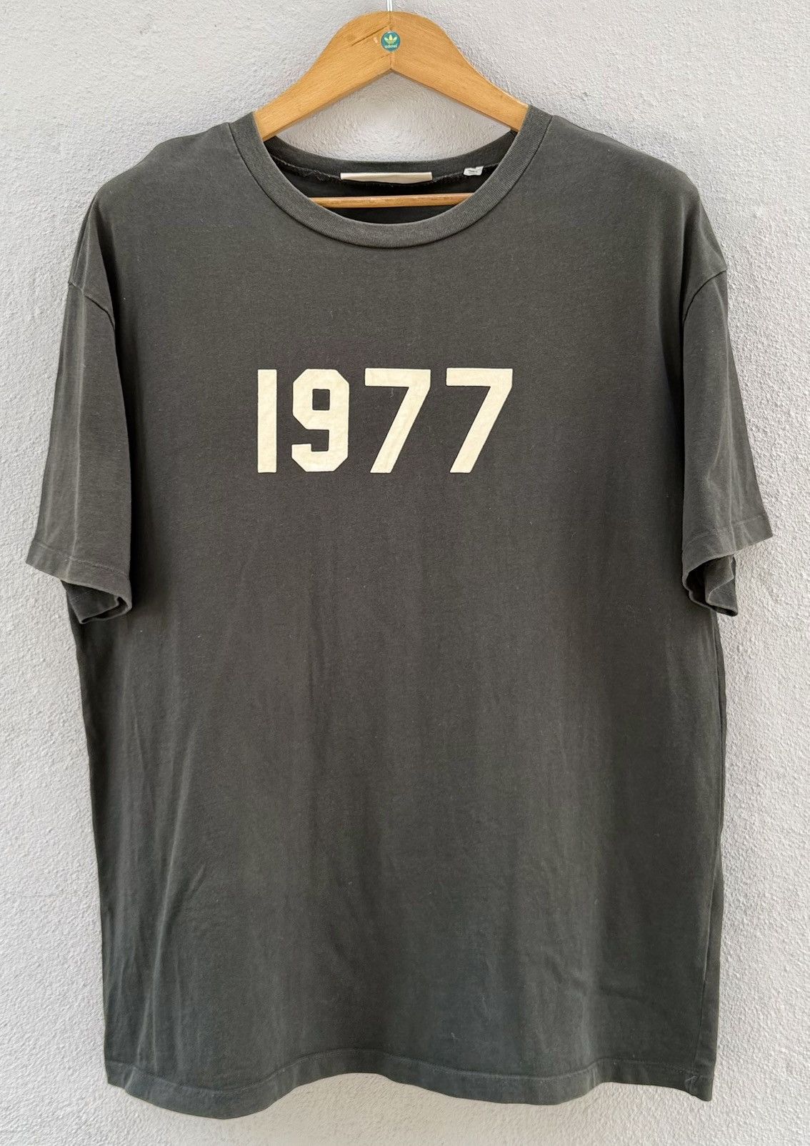 Fear of God Thrashed 1977 Essentials Fear Of God Sun Faded Grunge Tee Size US L / EU 52-54 / 3 - 1 Thumbnail