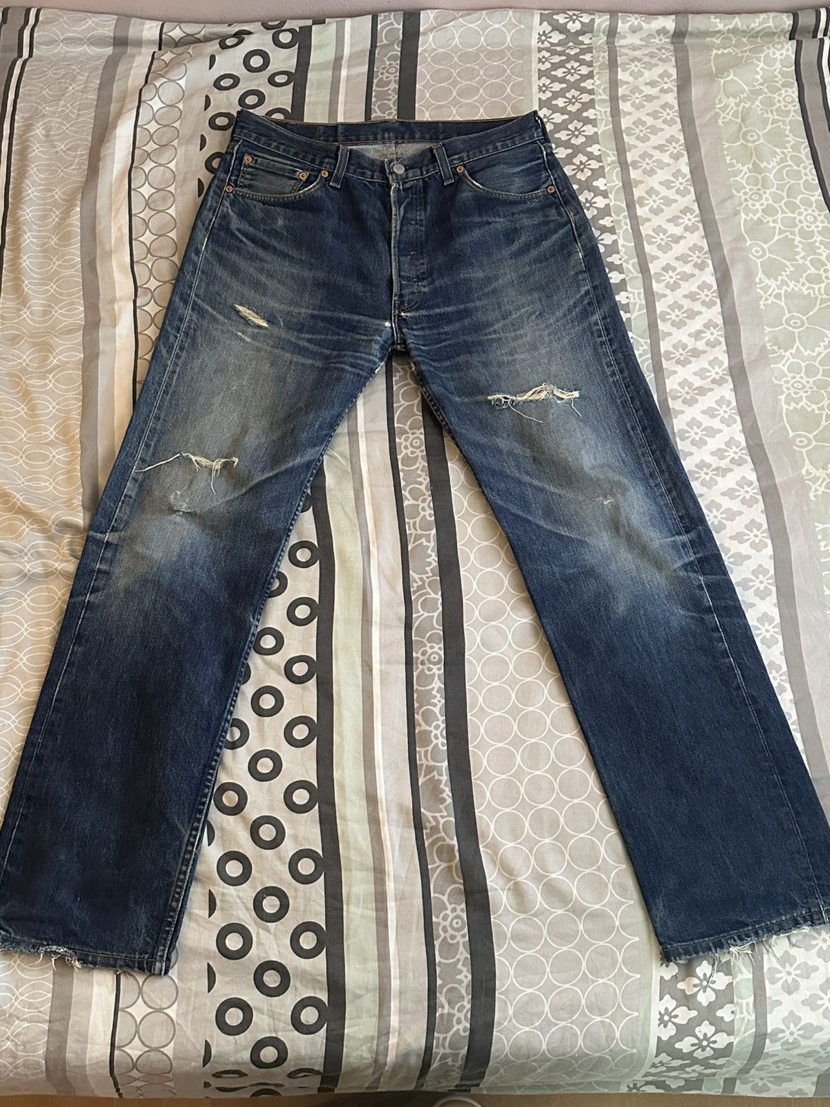 Levi's × Levi's Vintage Clothing × Vintage Vintage distressed Levi’s jeans W34 L32 Size US 34 / EU 50 - 1 Thumbnail