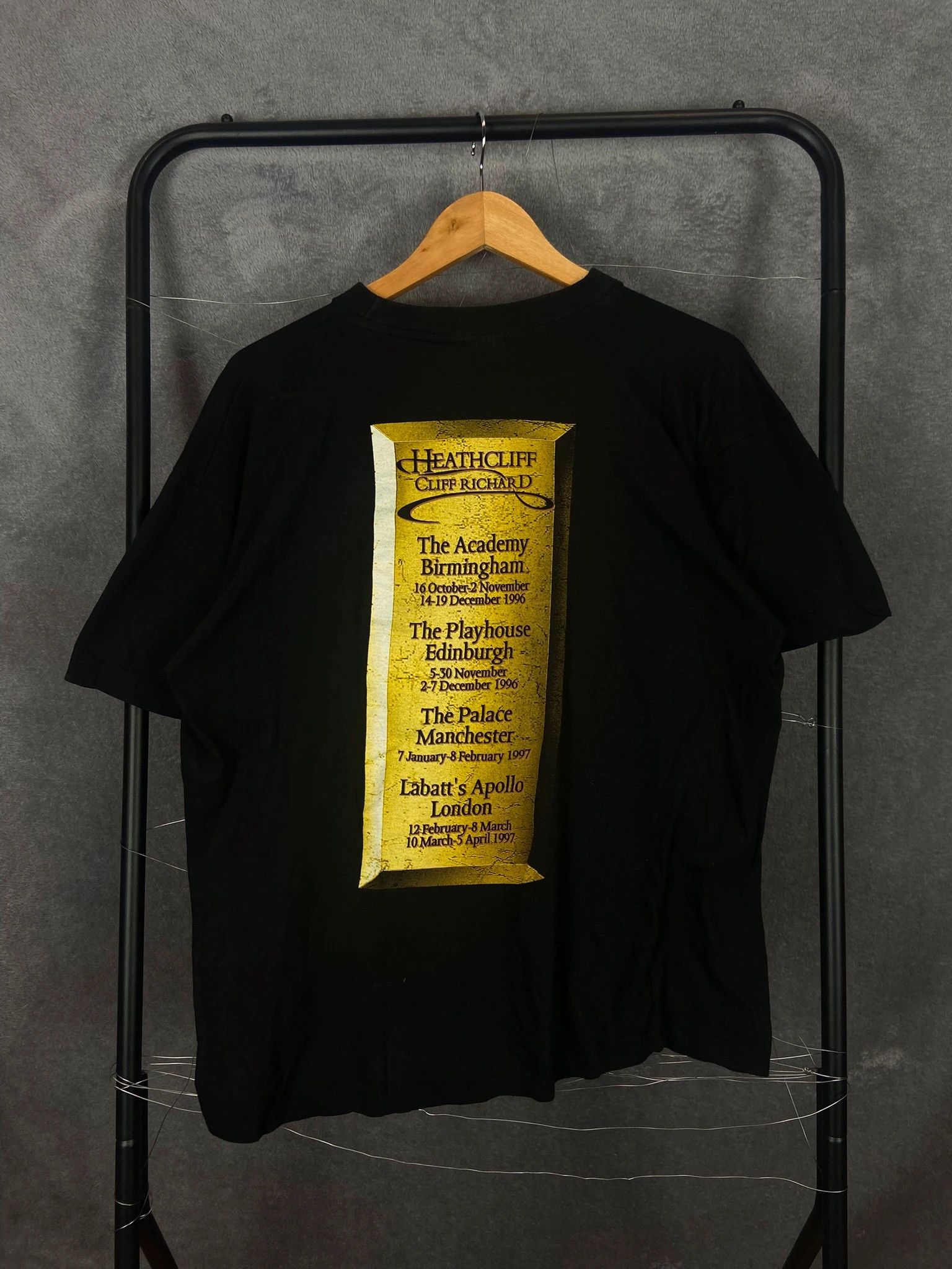 Vintage Vintage Cliff Richard Heathcliff Tour T-Shirt Black XL Size US L / EU 52-54 / 3 - 1 Thumbnail
