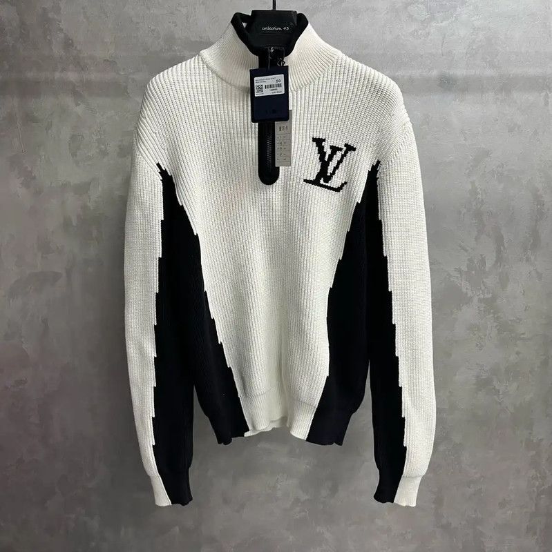 Louis Vuitton Louis Vuitton White Wool Men's Knitted Sweater 0089 Size S / US 4 / IT 40 - 1 Thumbnail