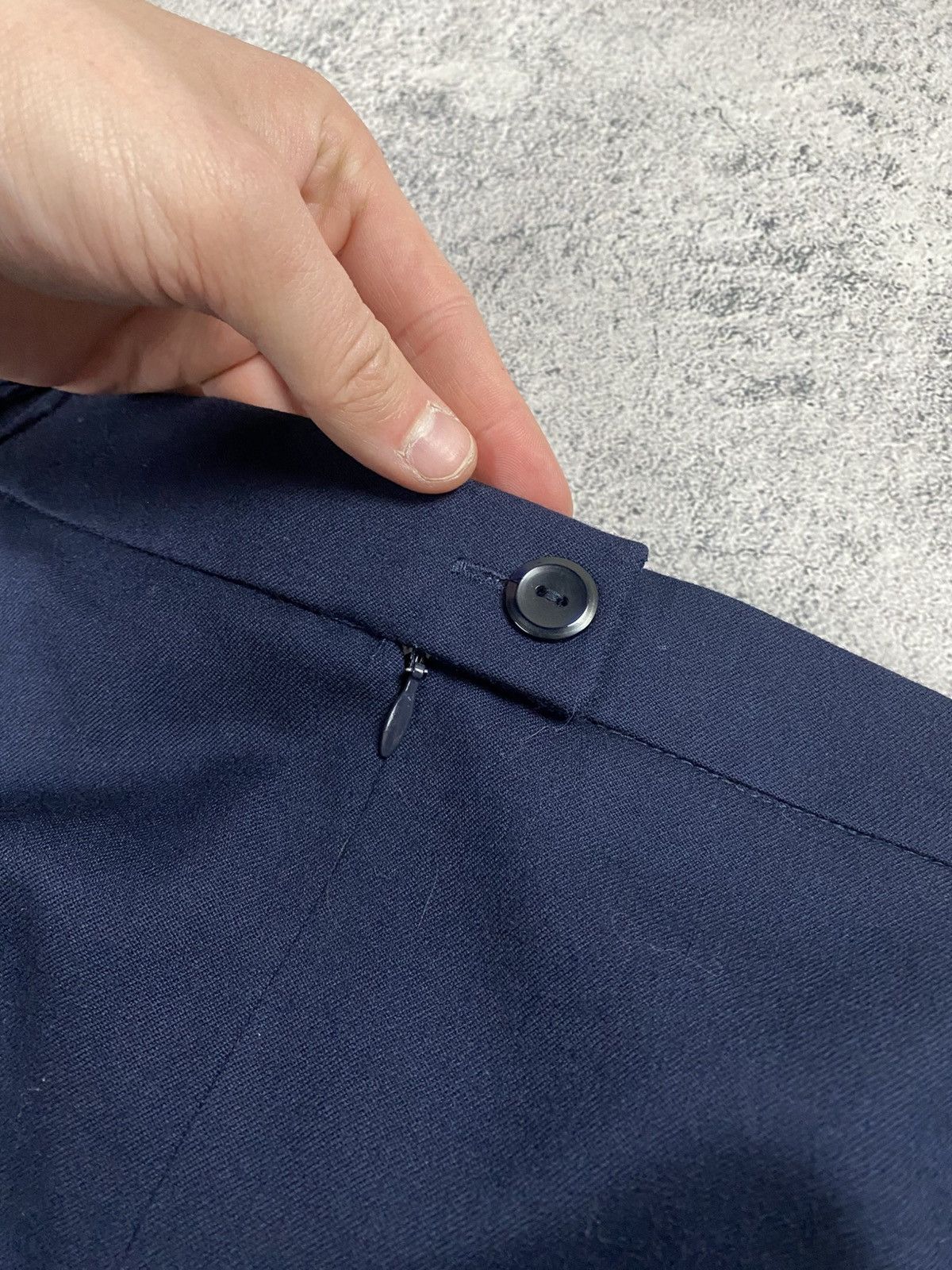 Givenchy Givenchy Navy Blue Minimal Midi Skirt Elegant Designer Piece Size 30" / US 8 / IT 44 - 7 Thumbnail