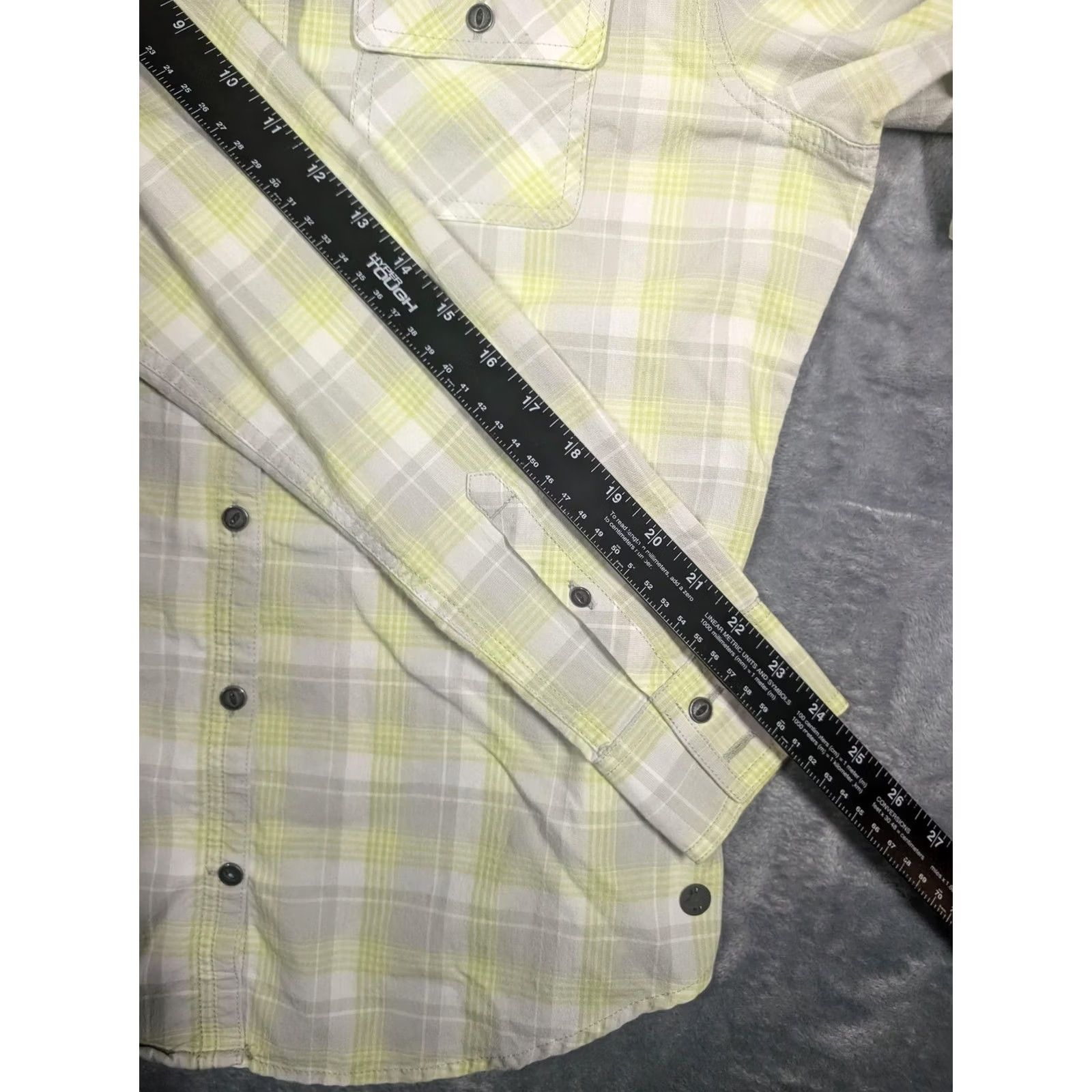 Outdoor Research VINTAGE Outdoor Research Shirt Mens M Green Plaid Button Up Long Sleeve Zip Pocket Size US M / EU 48-50 / 2 - 4 Thumbnail