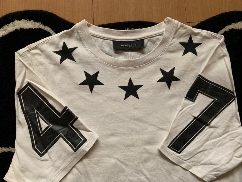 Givenchy Givenchy Star Tee Givenchy T-Shirt gvc 2506-Nextarrow Size US XS / EU 42 / 0 - 2 Thumbnail