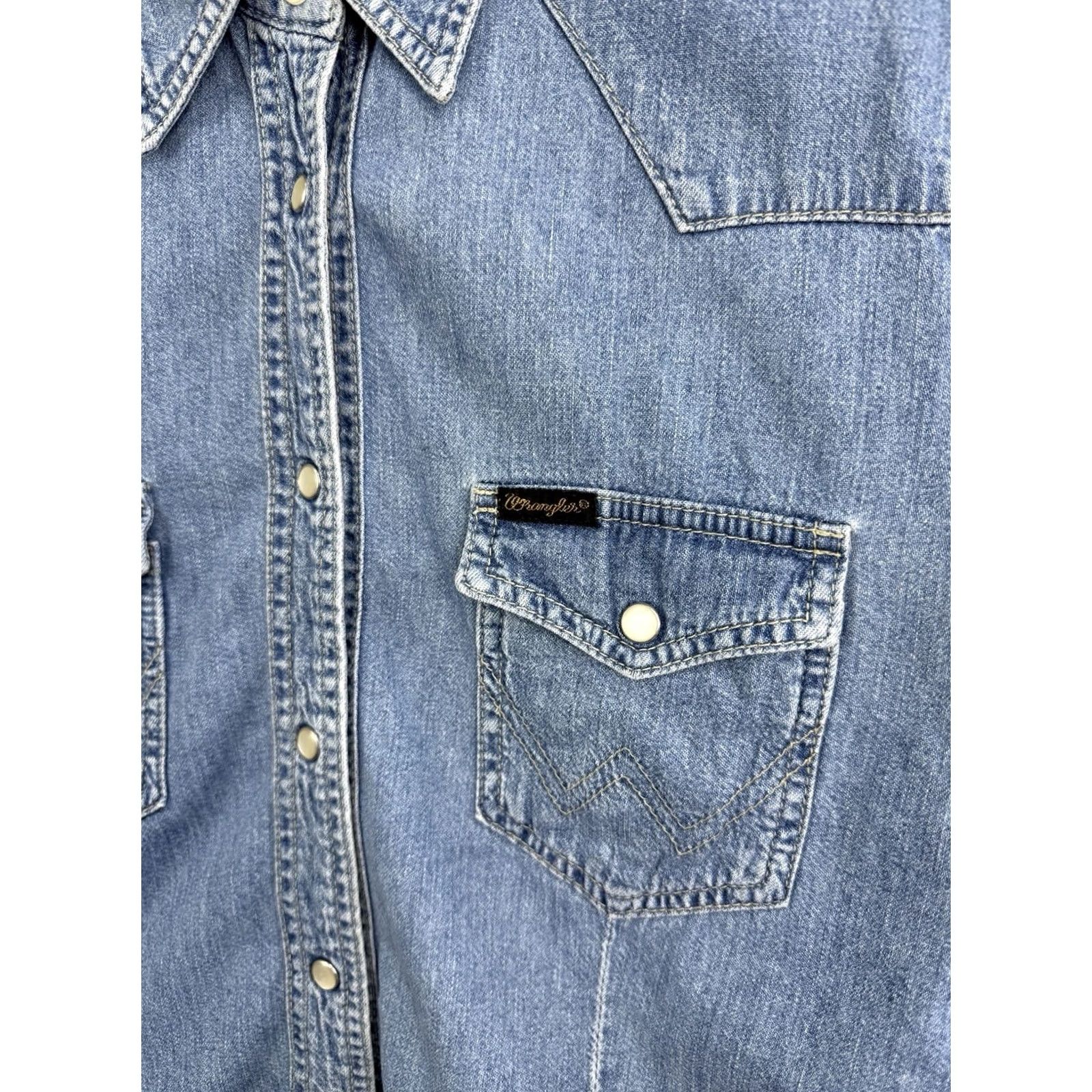 Wrangler VINTAGE Wrangler Denim Shirt Western USA M Blue Women Button-Up Size M / US 6-8 / IT 42-44 - 4 Thumbnail
