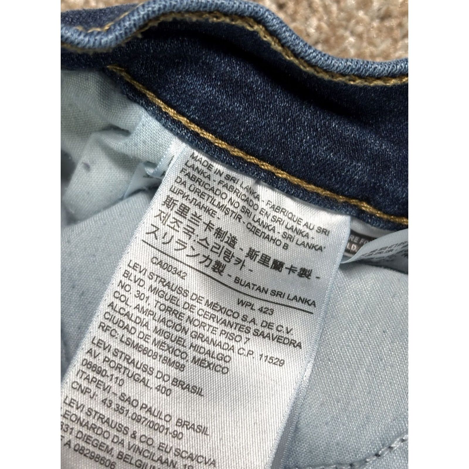 Levi's VINTAGE Levi’s Women’s Classic Straight Jeans Shirt? Size 24" / US 00 / IT 34 - 4 Thumbnail