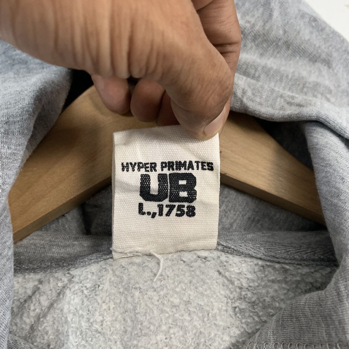 Japanese Brand Uittg Baby Monkey Cafe Barista Pullover Hoodie Size US M / EU 48-50 / 2 - 10 Thumbnail