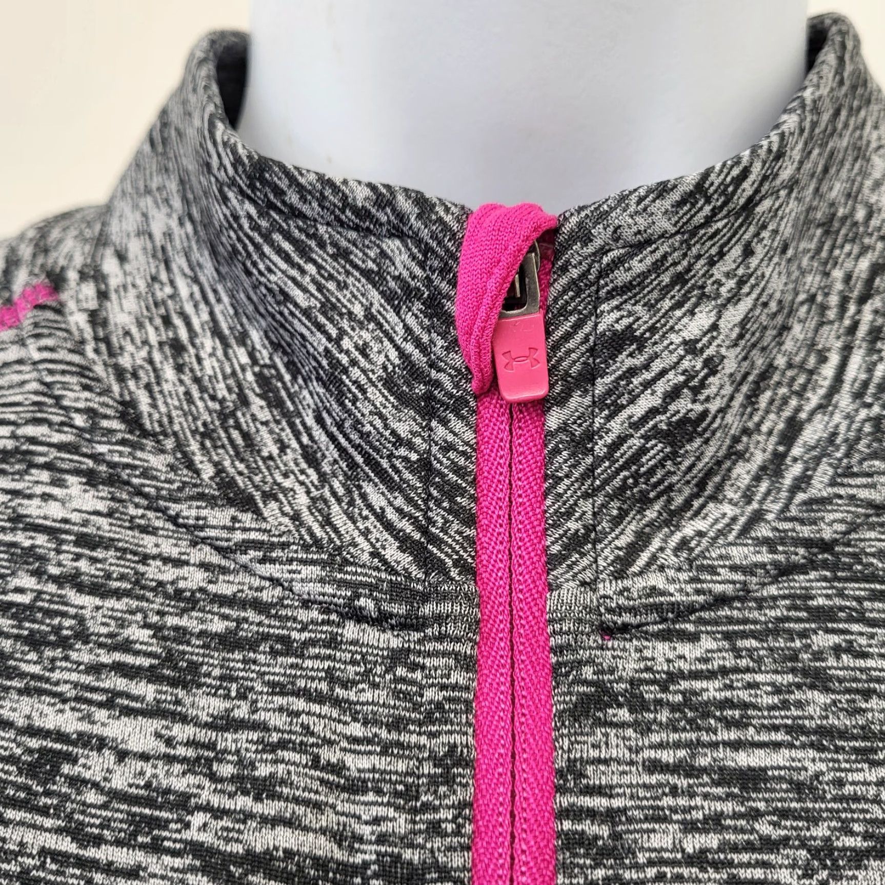 Under Armour Under Armour Shirt Womens Small Gray Pink Lightweight Zip Athletic Ladies Jacket Size S / US 4 / IT 40 - 6 Thumbnail