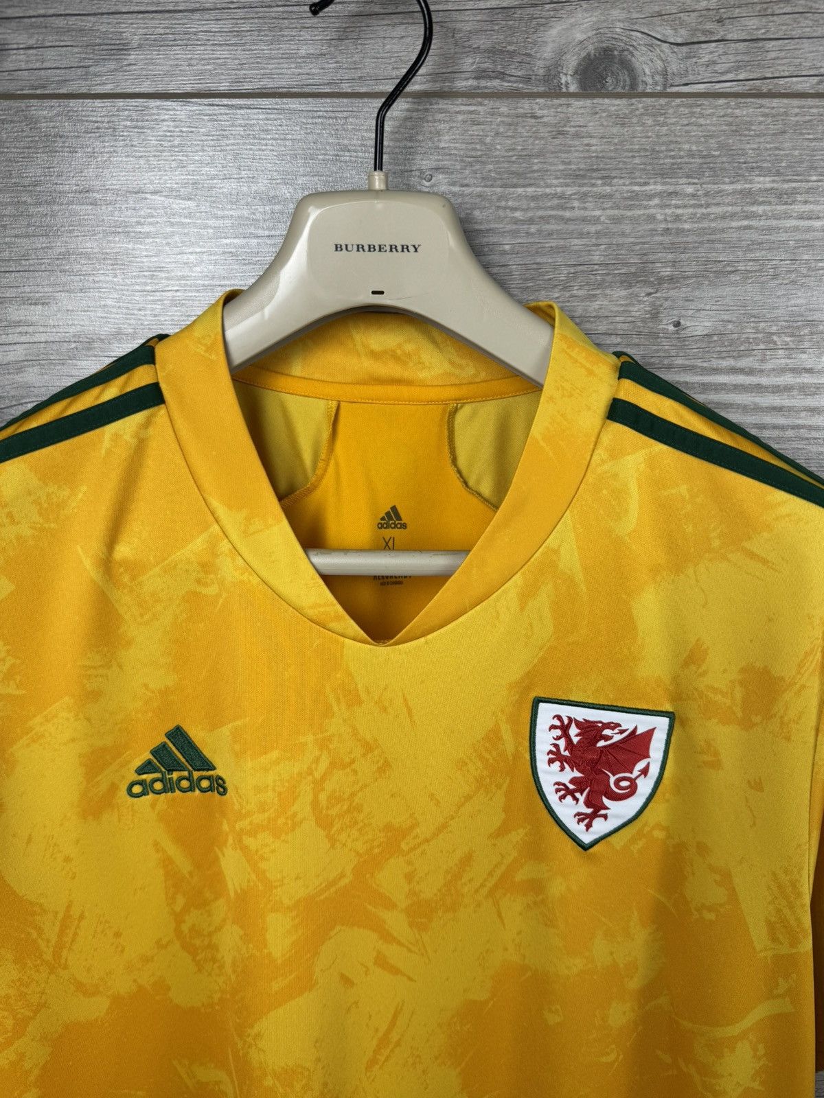 Adidas ADIDAS WALES NATIONALS AWAY 2020/2021 SOCCER JERSEY FOOTBALL Size US XL / EU 56 / 4 - 6 Thumbnail