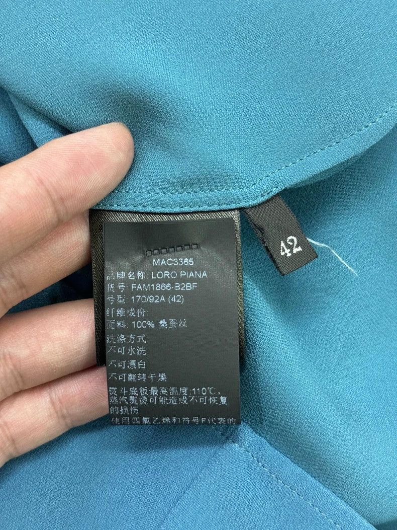 Loro Piana LORO PIANA Blue turned-down silk top Size S / US 4 / IT 40 - 6 Thumbnail
