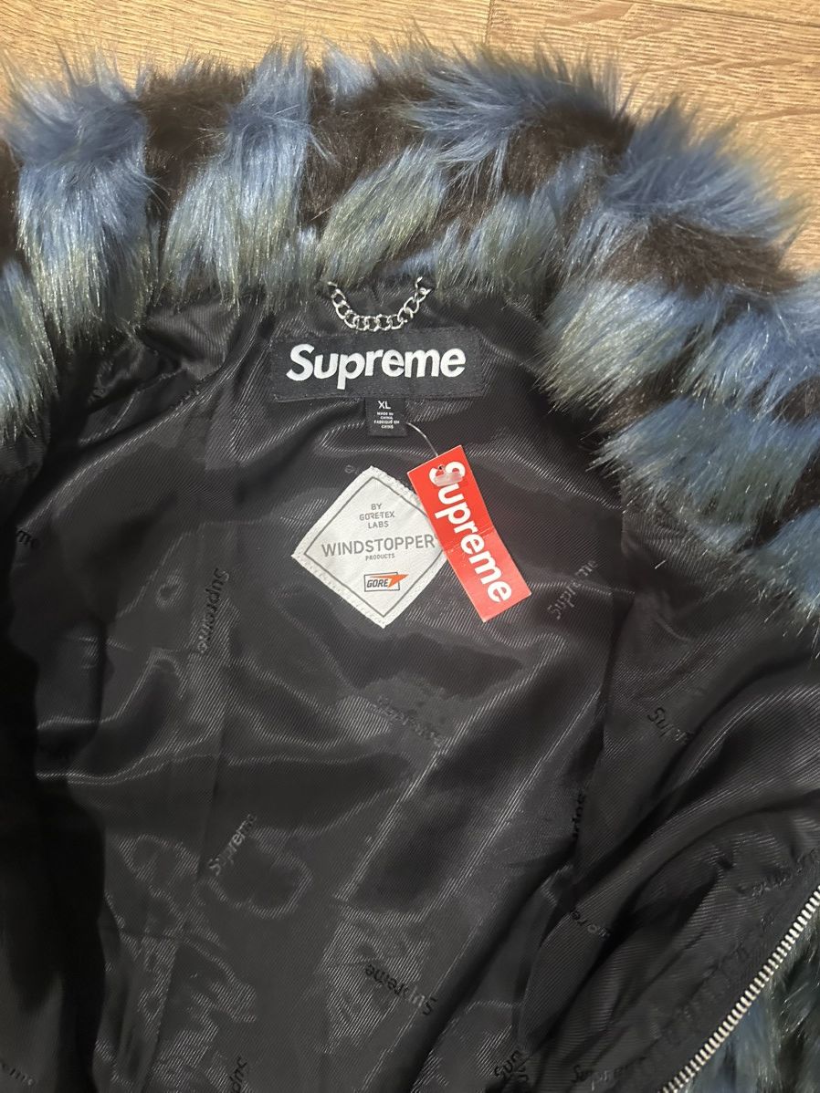 Supreme Supreme SS25 2-tone Gore-tex faux fur bomber jacket Size US XL / EU 56 / 4 - 4 Thumbnail