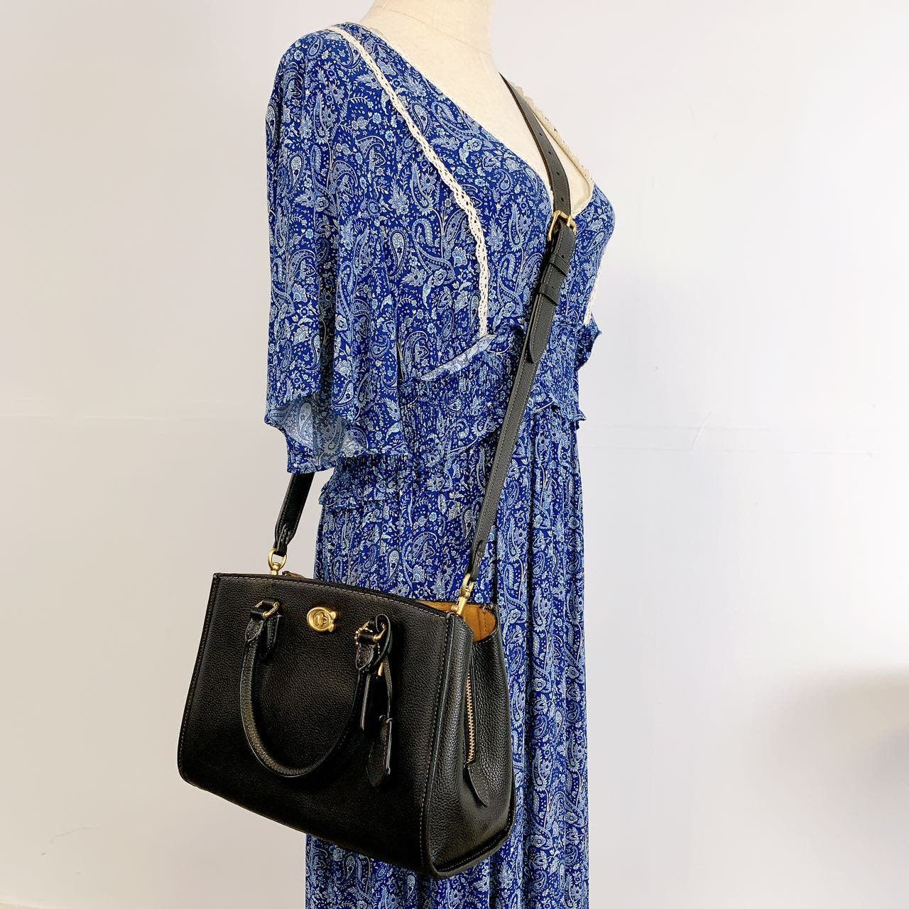 image of Coach Ce732 Brooke Carryall 28 In Black, Women's