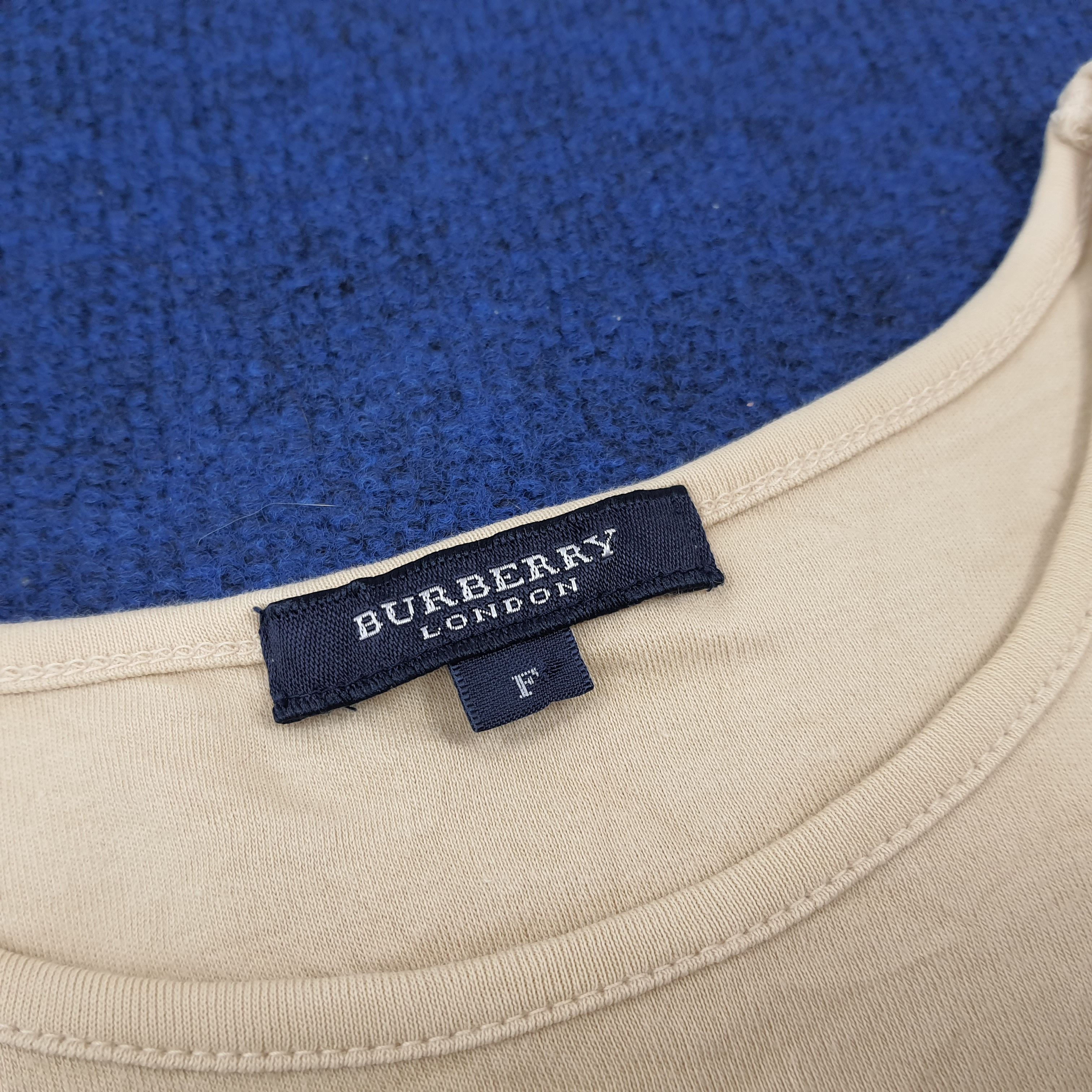 Burberry × Vintage Vintage Burberry London Crop Top Tshirt Size ONE SIZE - 4 Thumbnail