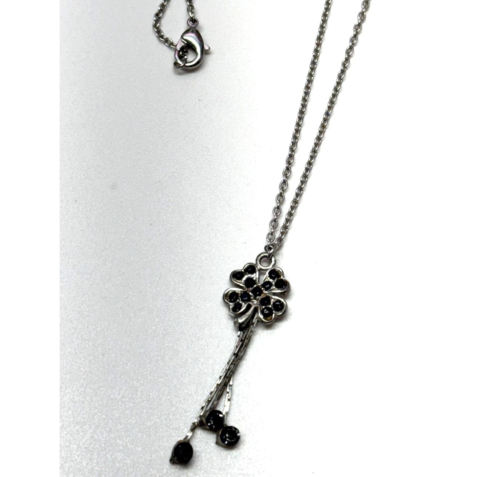 Vintage Vintage silver lucky clover rhinestone charm necklace Size ONE SIZE - 2 Thumbnail