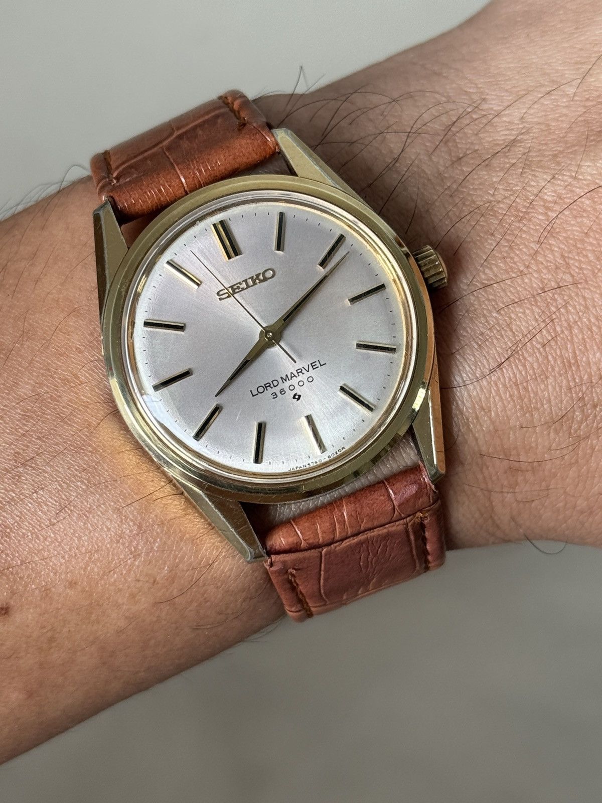 VINTAGE SEIKO LORD MARVEL HIBEAT 36000 SALMON WATCH JDM