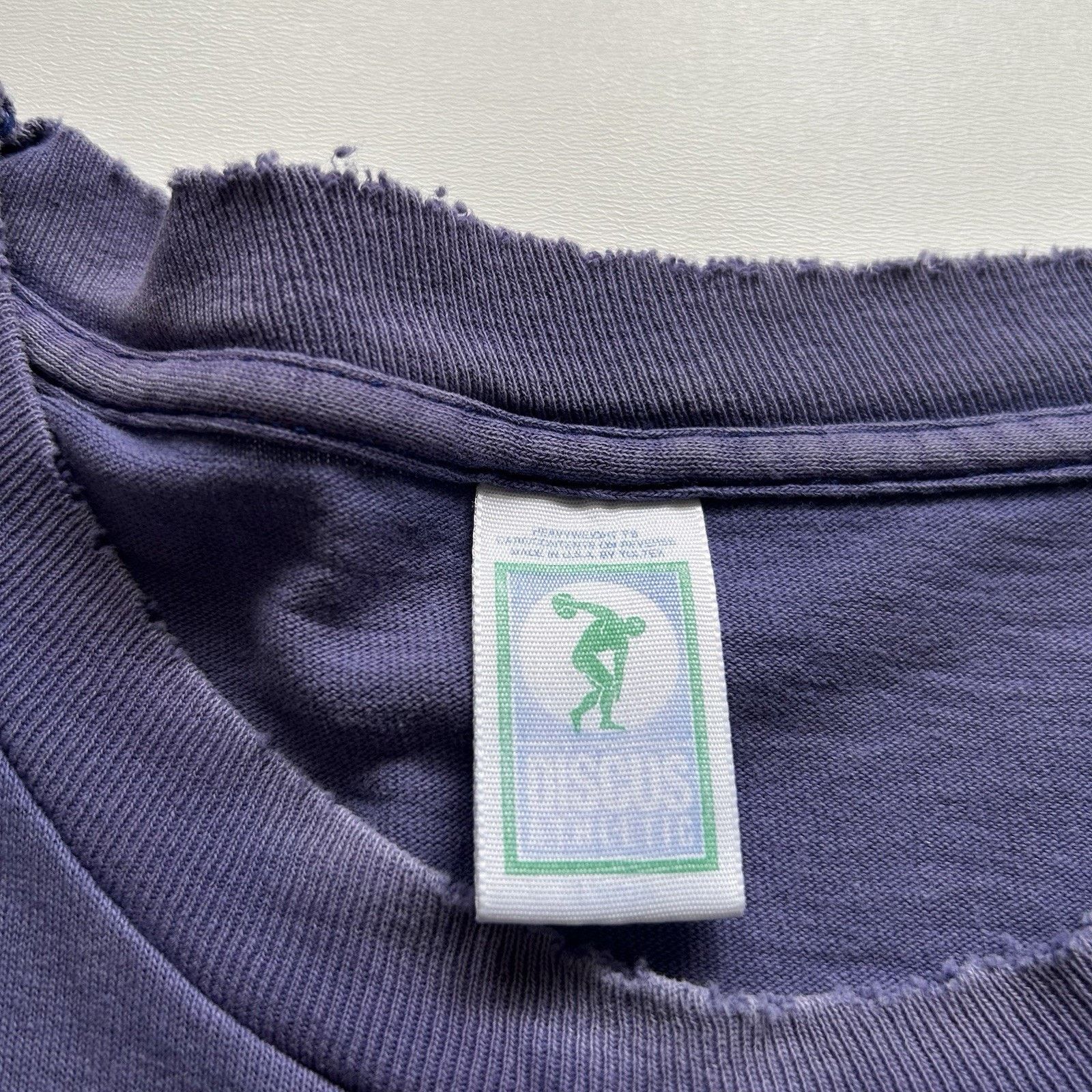 Vintage Vintage Faded Navy Blue Blank T Shirt Large 90s Cotton Rare Size US L / EU 52-54 / 3 - 5 Thumbnail