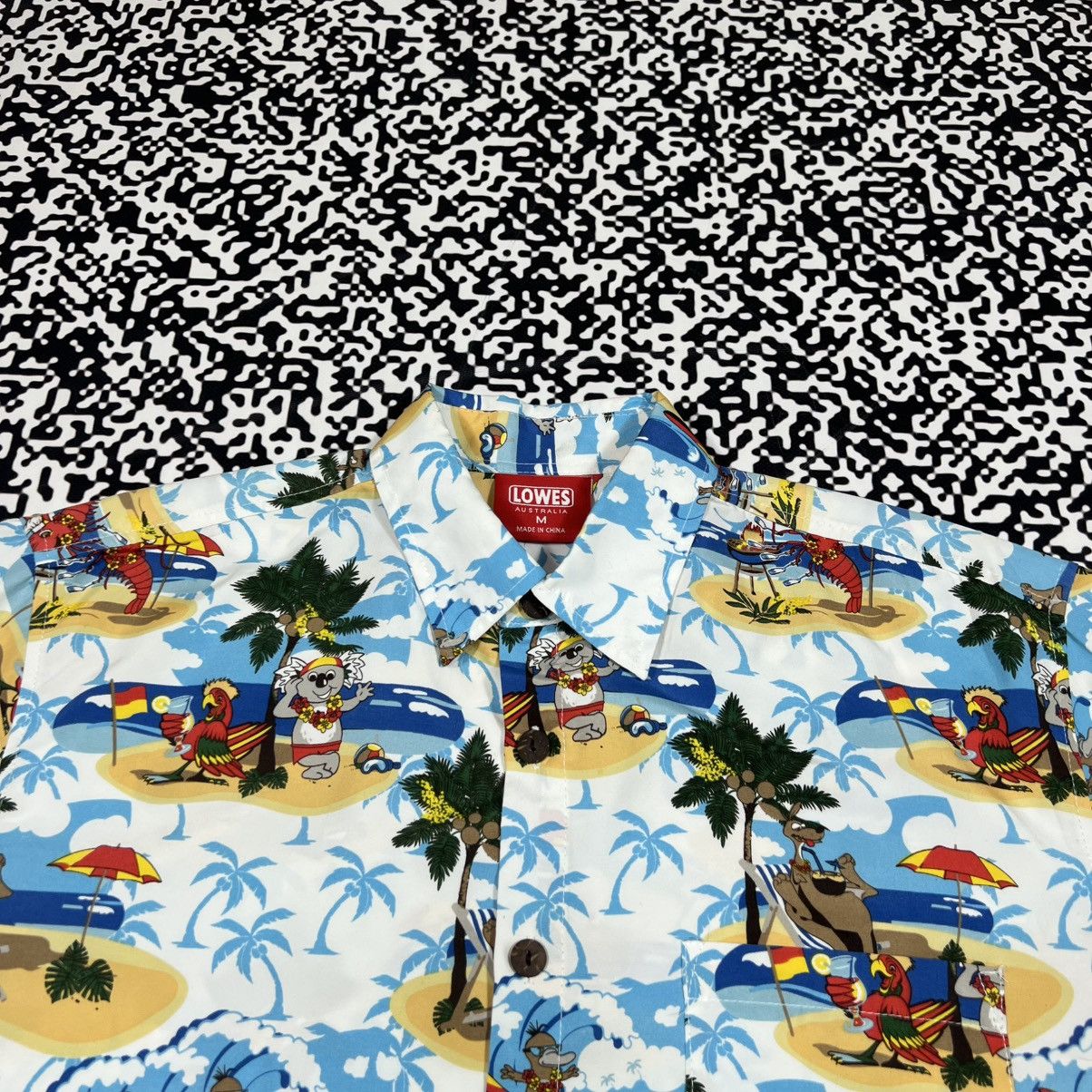 Vintage Vintage Y2K Lowes Australia Hawaiian Palm Surf Style Shirt Size US M / EU 48-50 / 2 - 9 Thumbnail