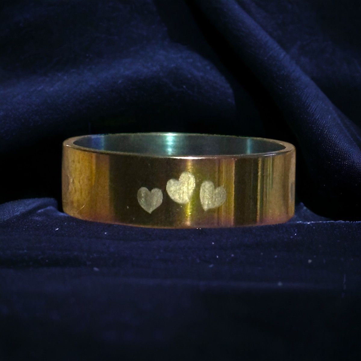 Other Rainbow titanium holographic heart print band ring Size ONE SIZE - 1 Thumbnail