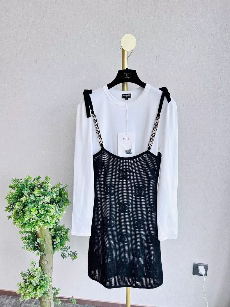 Chanel Chanel 22 black and white stitching dress Size M / US 6-8 / IT 42-44 - 1 Thumbnail