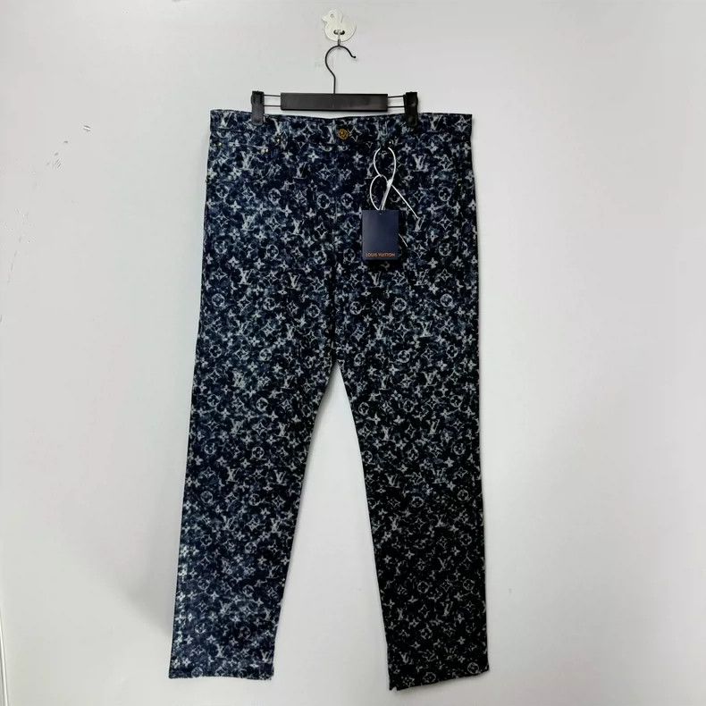 Louis Vuitton Louis Vuitton Fw23 New Full Logo Hem Slit Jeans Size US 34 / EU 50 - 1 Thumbnail