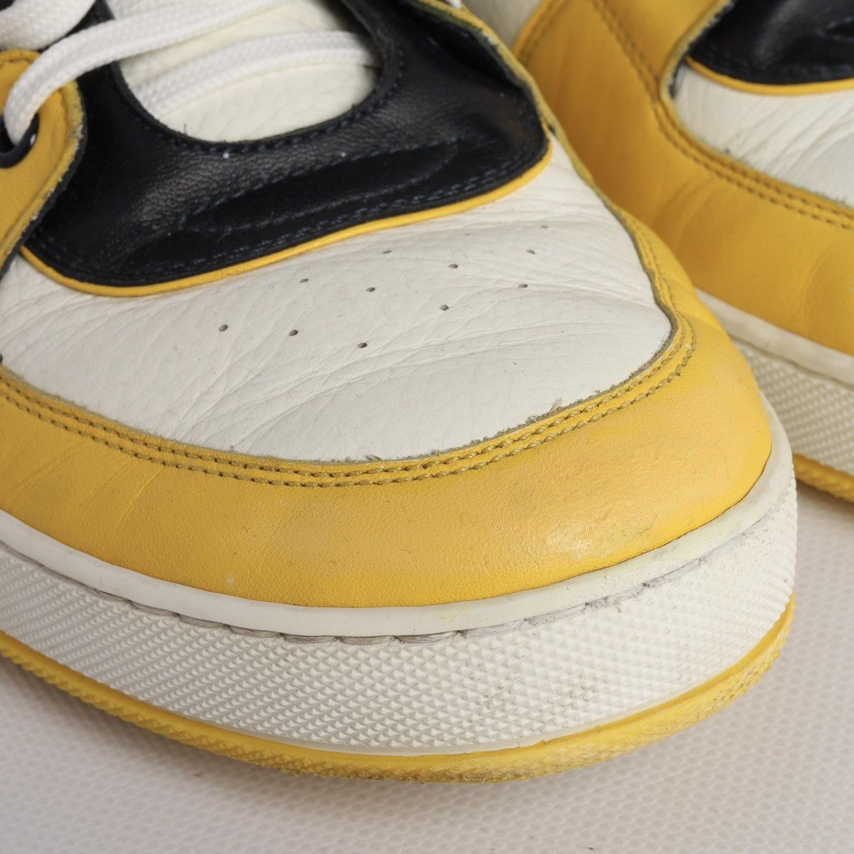 Louis Vuitton Louis Vuitton LV Trainers Yellow Black Ace Sneakers Leather Size US 9 / EU 42 - 4 Thumbnail