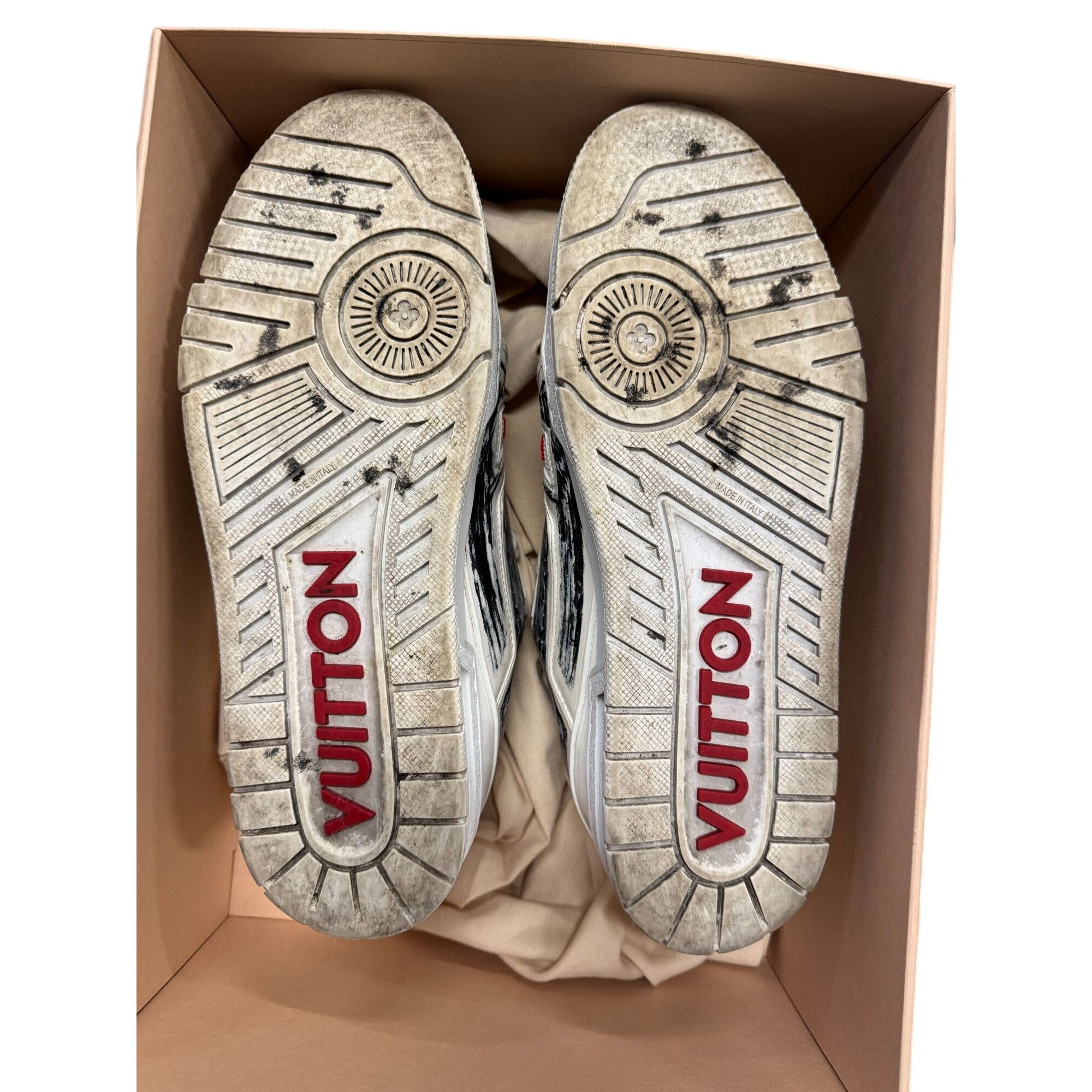 Louis Vuitton Louis Vuitton Mens White & Black Distressed Sneakers Size 9. Size US 9.5 / EU 42-43 - 4 Thumbnail