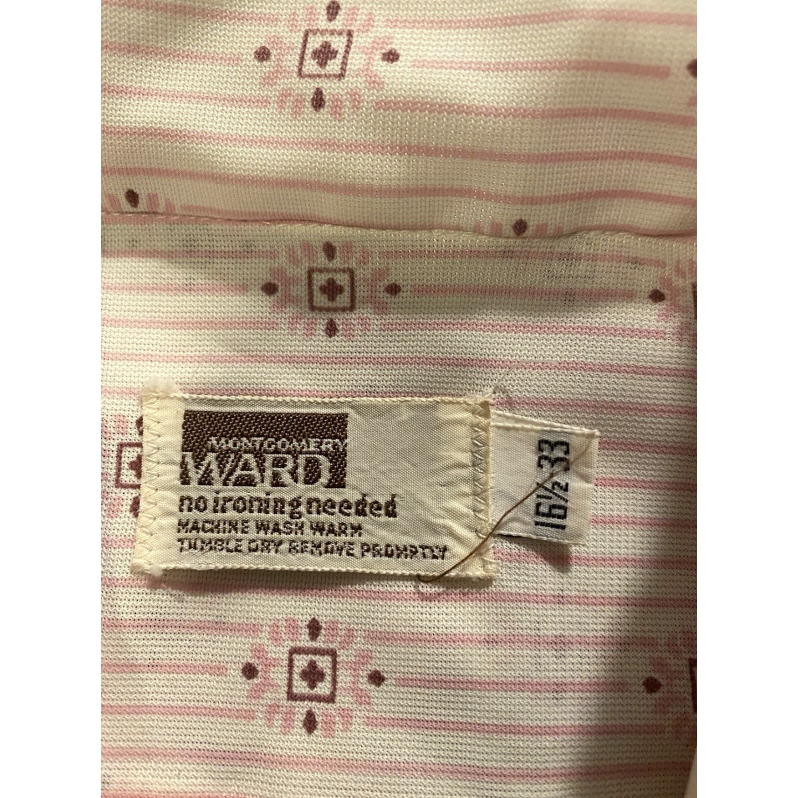 Vintage VINTAGE Montgomery Ward Long Sleeve Button-Down Geometric Pink Mens XL Regular Button-Up Collared Knit Easy Care 70s Retro Size US XL / EU 56 / 4 - 4 Thumbnail