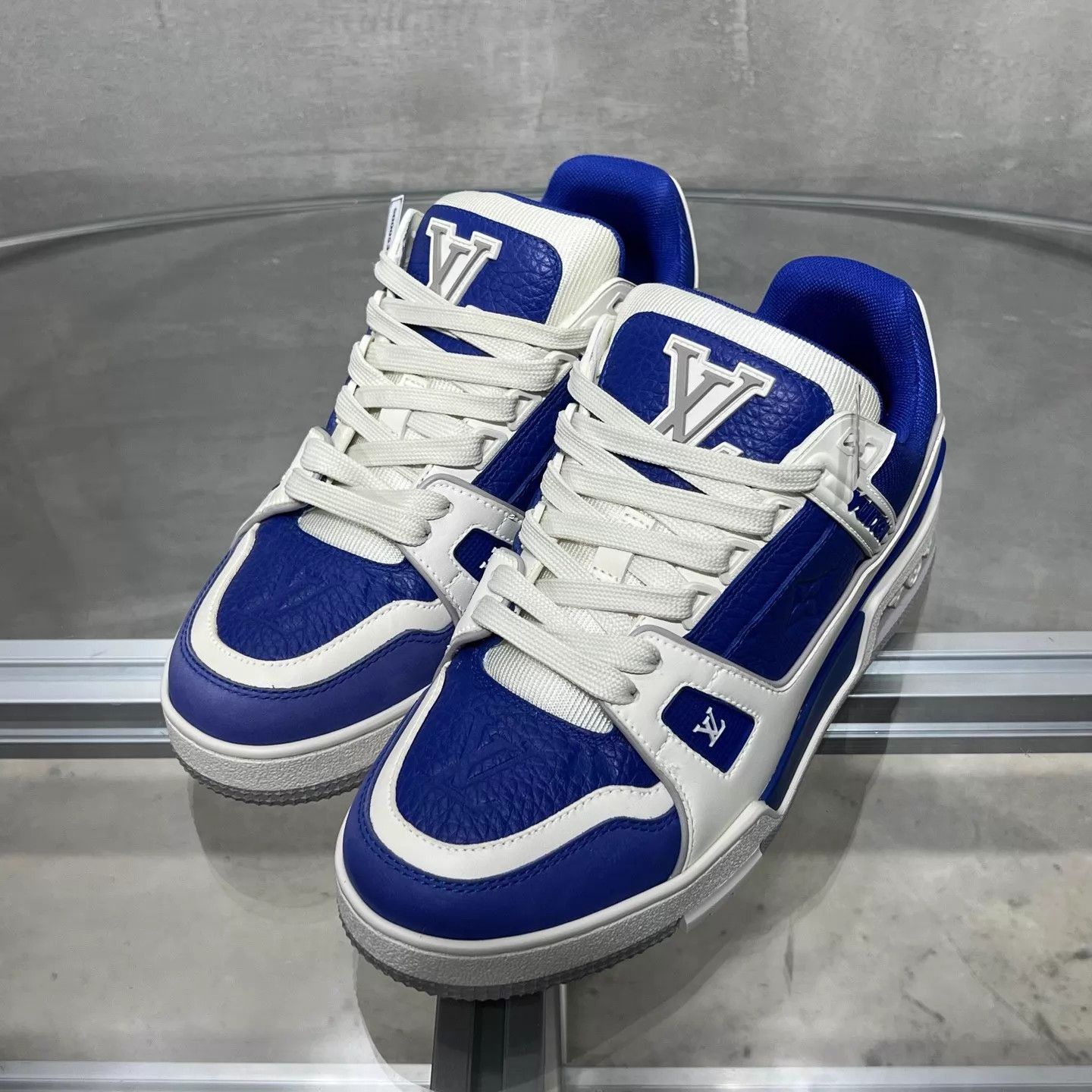 Louis Vuitton LV Trainer White & Blue Embossed UK3.5 37.5 Size US 7 / IT 37 - 2 Thumbnail