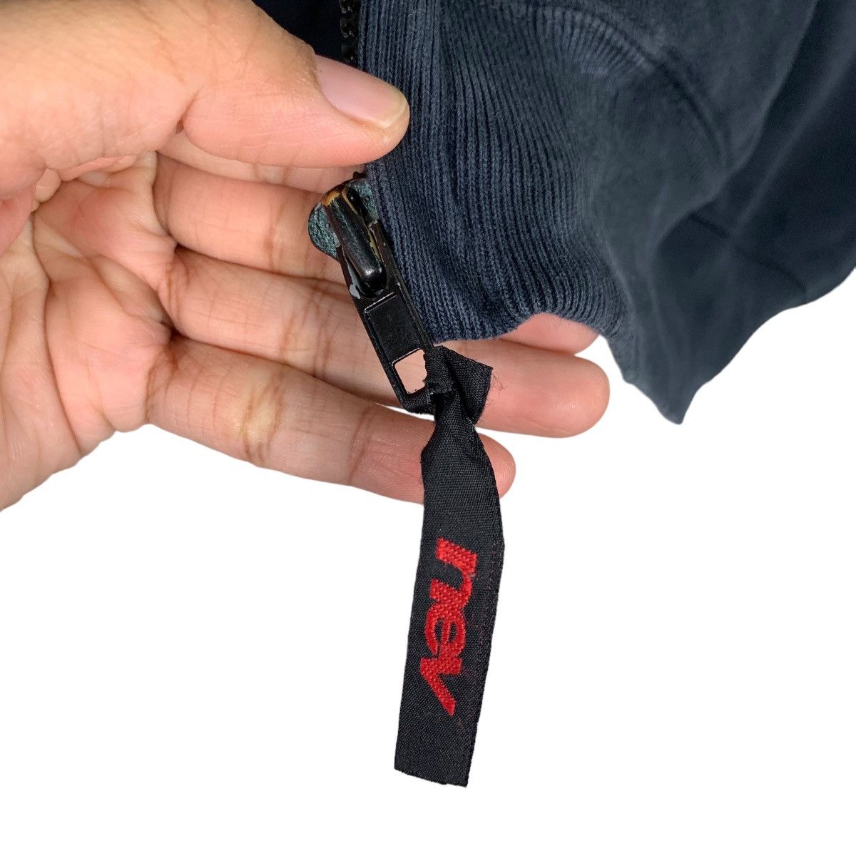 Vintage NEV Ideal Shape Big Logo Zipper Hoodies #0757-C34 Size US L / EU 52-54 / 3 - 13 Thumbnail
