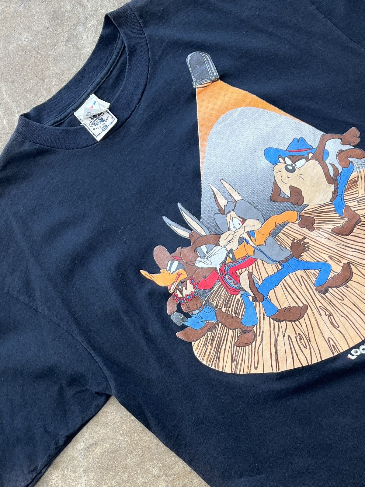 Warner Bros Vintage 1993 Looney Tunes Line Dance Bugs Bunny Taz Tee XXL Size US XXL / EU 58 / 5 - 1 Thumbnail