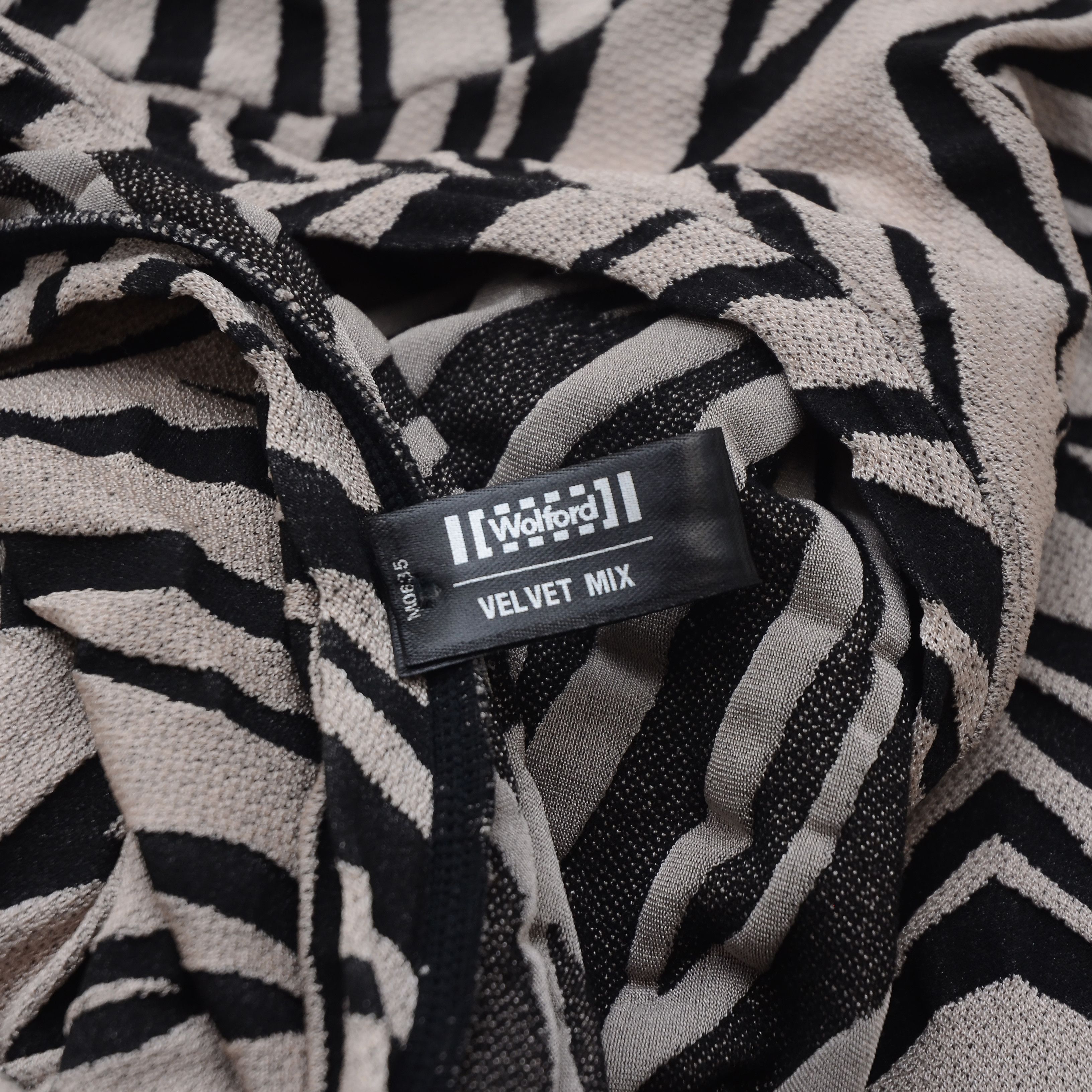 Wolford Wolford Scoop Neck Pullover Size M Tiger Zebra Stretchy Boho Size M / US 6-8 / IT 42-44 - 7 Thumbnail