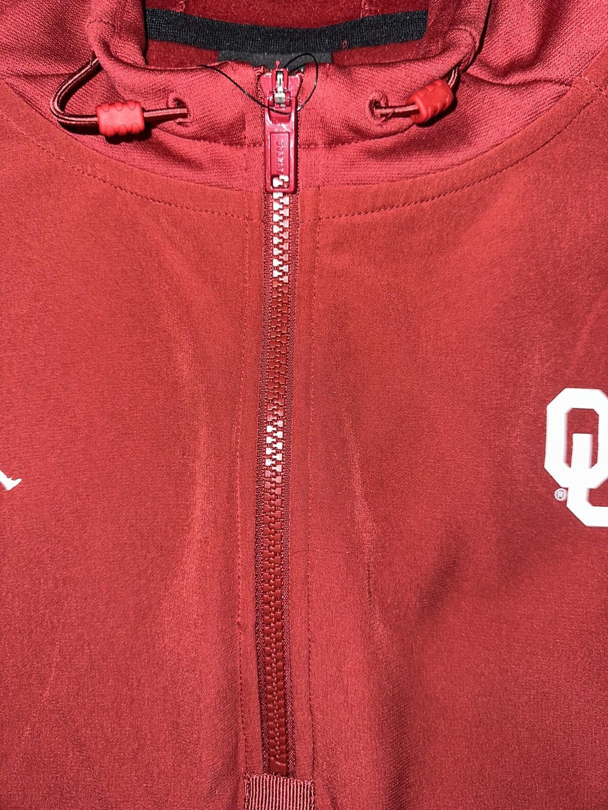 Designer Jordan Brand Men’s Crimson Oklahoma Sooners Pregame Half-Zip Hoodie Sample Size US L / EU 52-54 / 3 - 2 Thumbnail