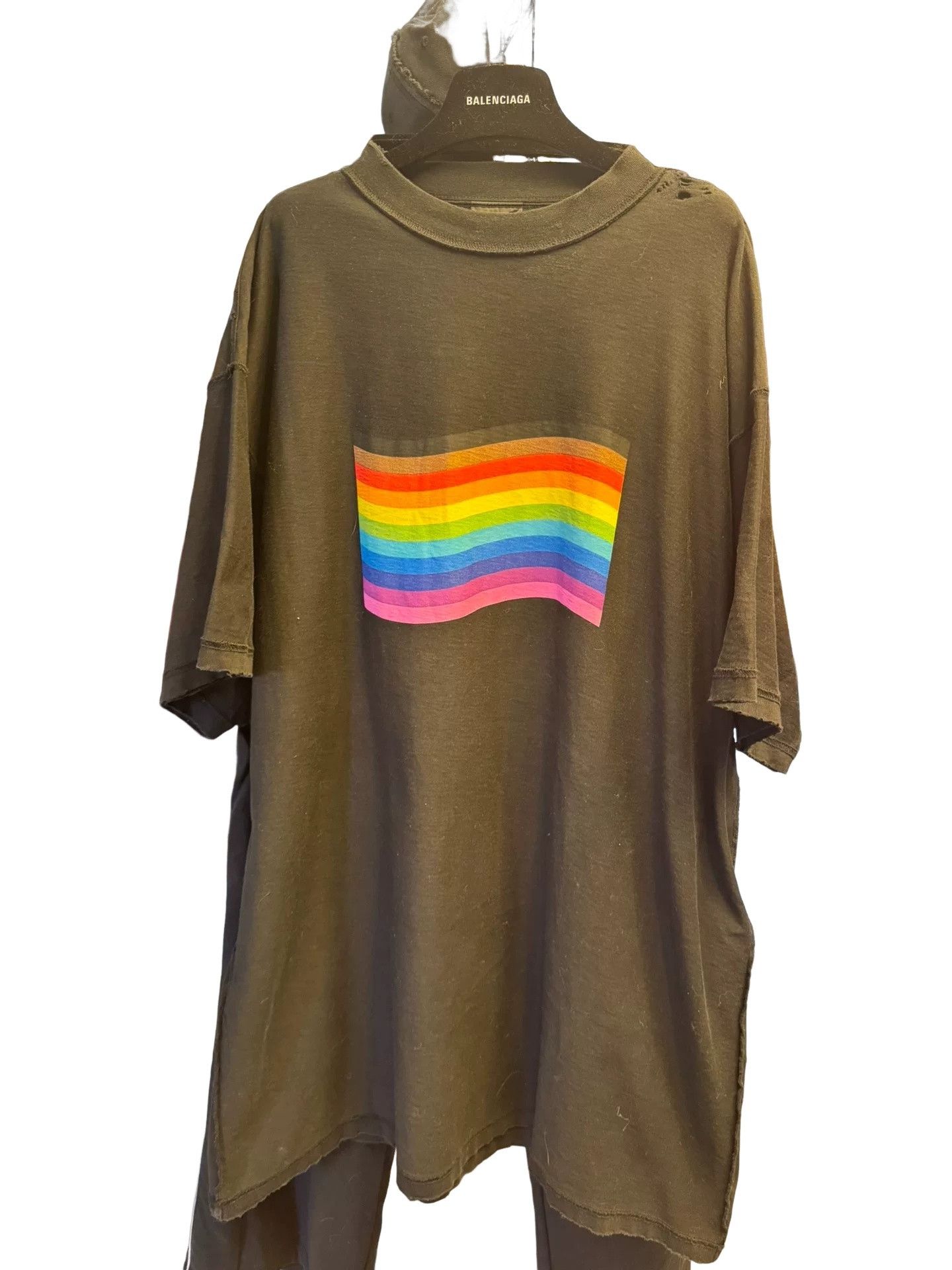 Balenciaga Balenciaga Rainbow Flag T-Shirt Size L Size US L / EU 52-54 / 3 - 1 Thumbnail