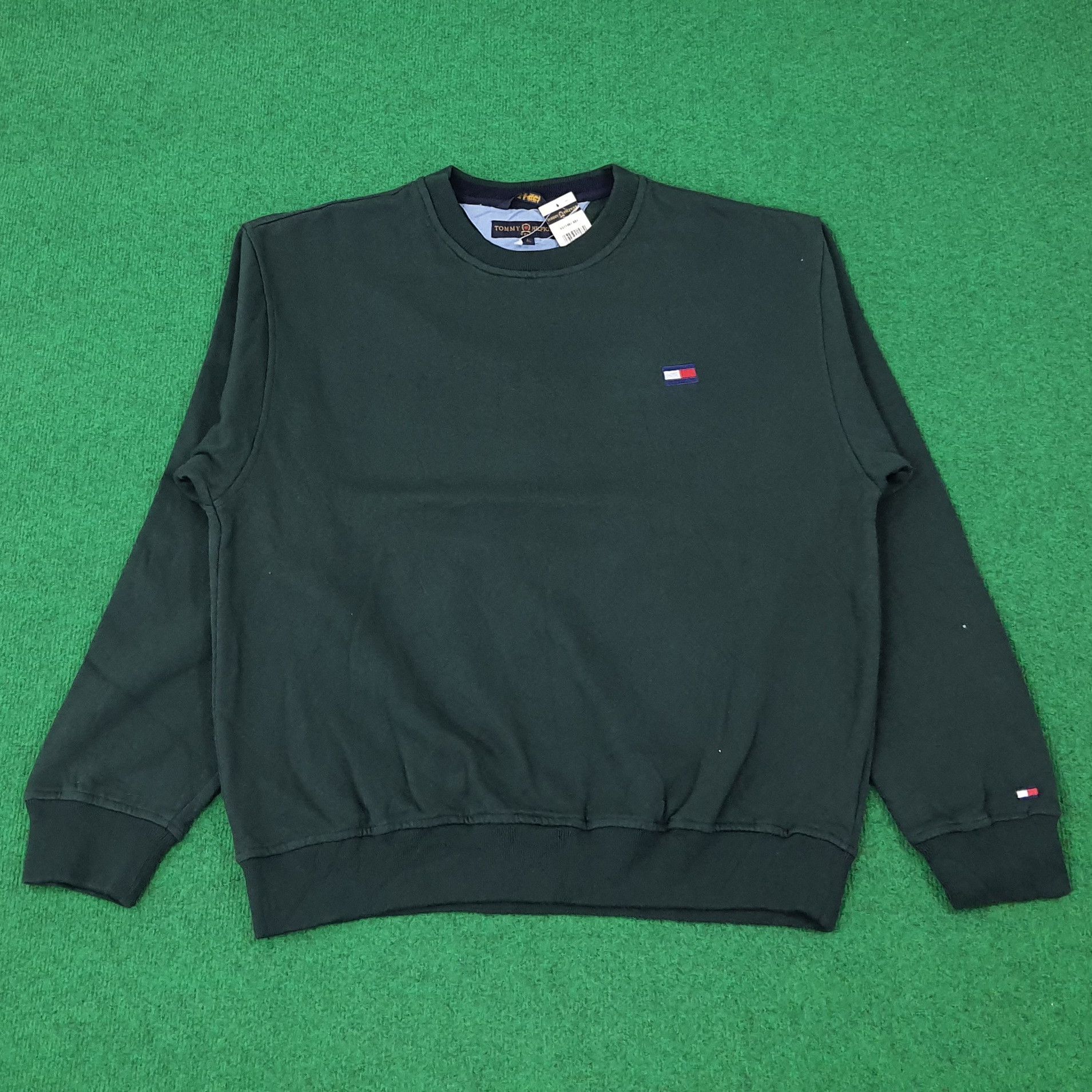 Tommy Hilfiger × Vintage Vintage Tommy Hilfiger Golf Sweatshirt C232N20 Size US L / EU 52-54 / 3 - 1 Thumbnail