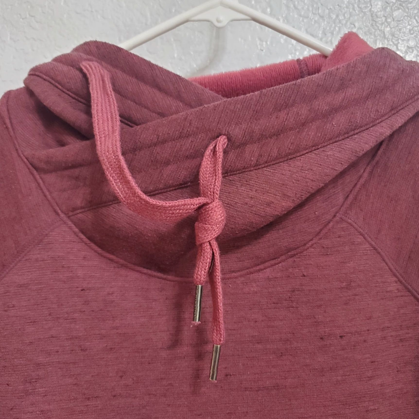 Marmot Marmot Sweatshirt Women M Burgundy Cowl Neck Hoodie Pullover Pockets Outdoor Size M / US 6-8 / IT 42-44 - 4 Thumbnail