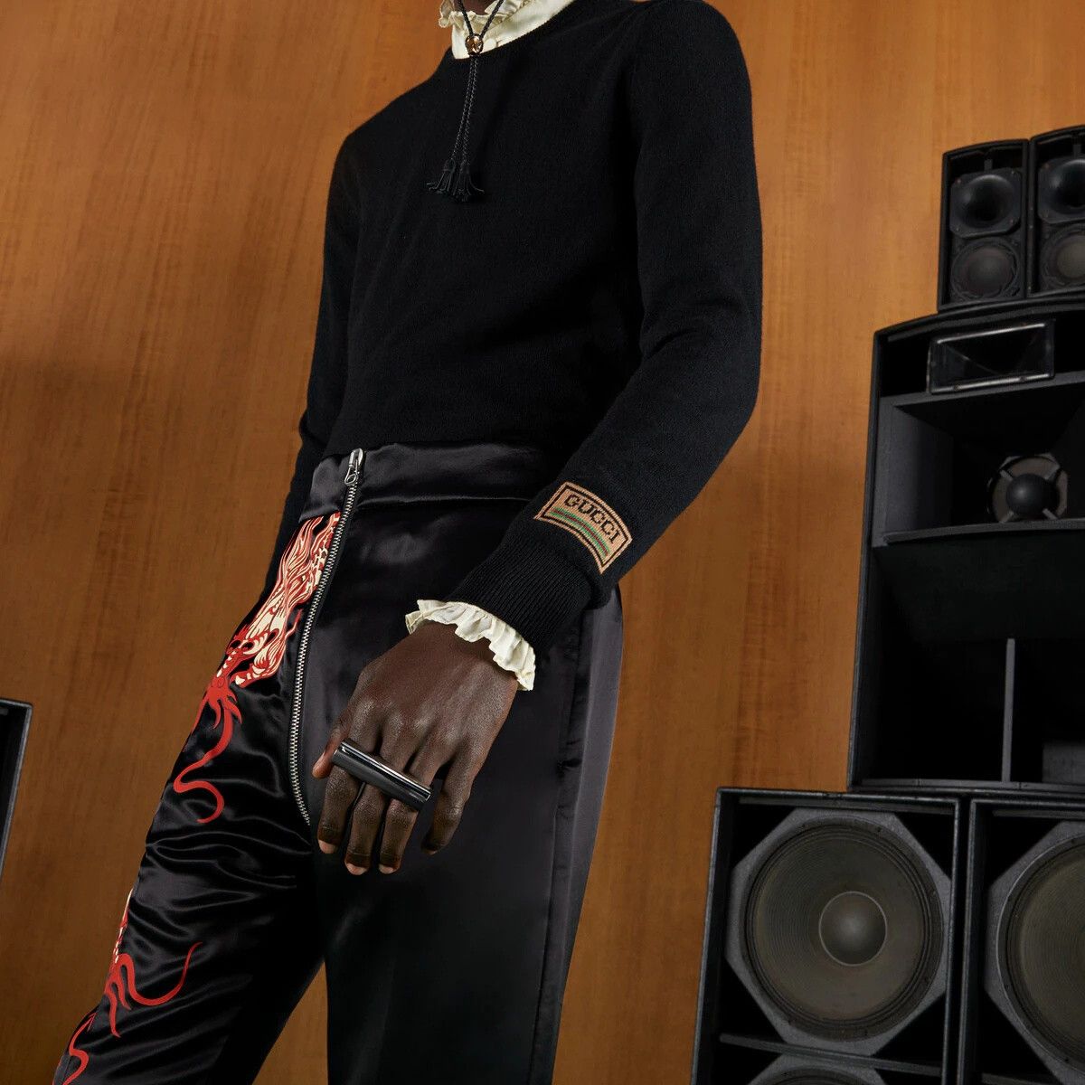 Gucci o1s1wg110925 Cashmere Sweater With Gucci Patch in Black Size US S / EU 44-46 / 1 - 3 Thumbnail