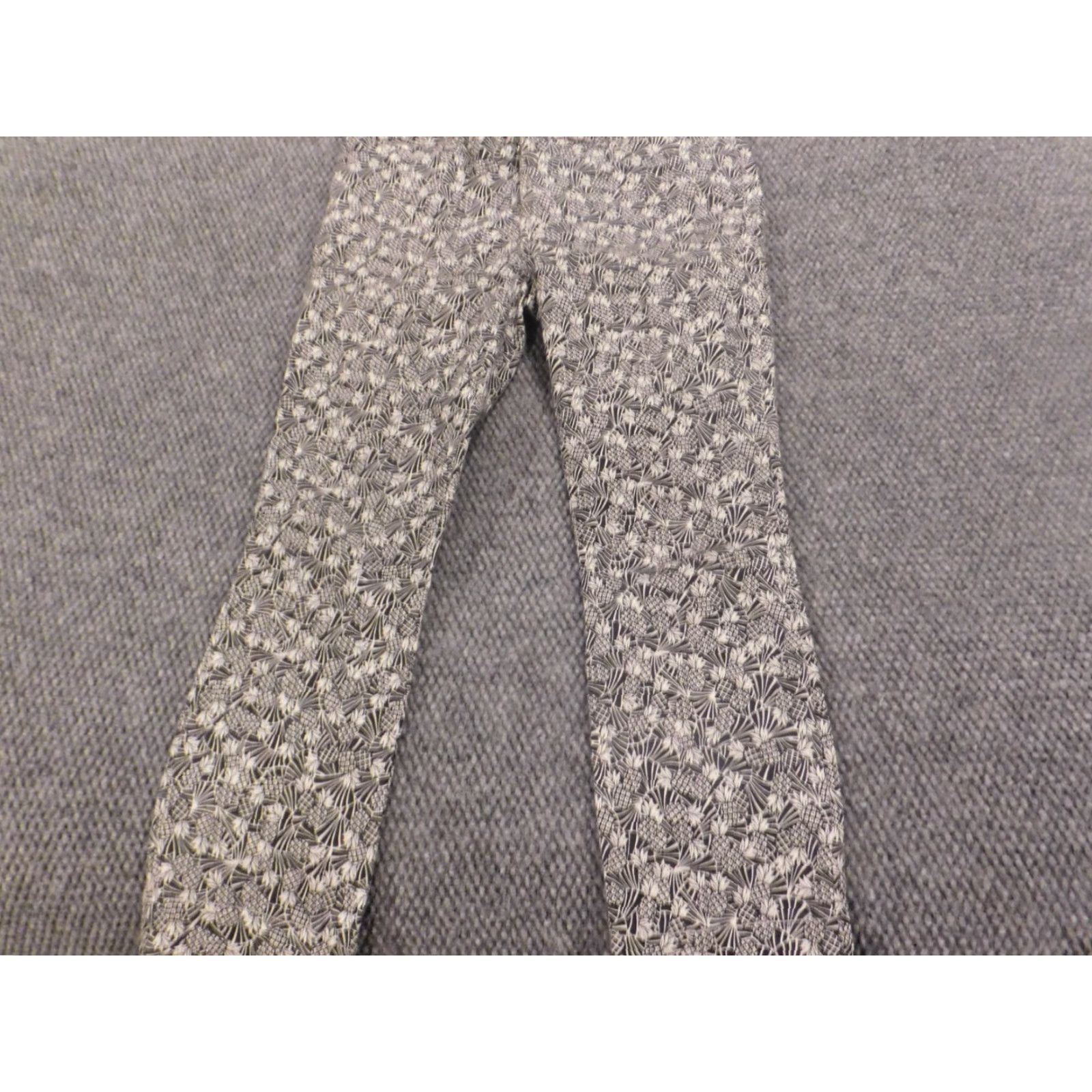 Anthropologie Anthropologie Womens Pants 10P Petites Black Floral Straight Chino Graphic Print Pants Size 32" / US 10 / IT 46 - 6 Thumbnail