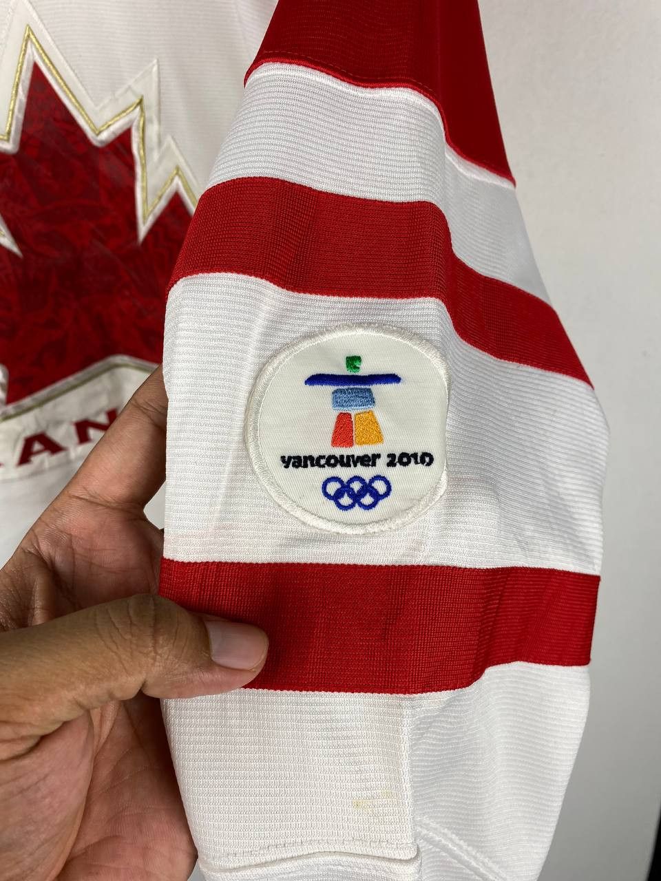 Nike vintage nike canada olympic vancouver jersey nice design Size US L / EU 52-54 / 3 - 5 Thumbnail