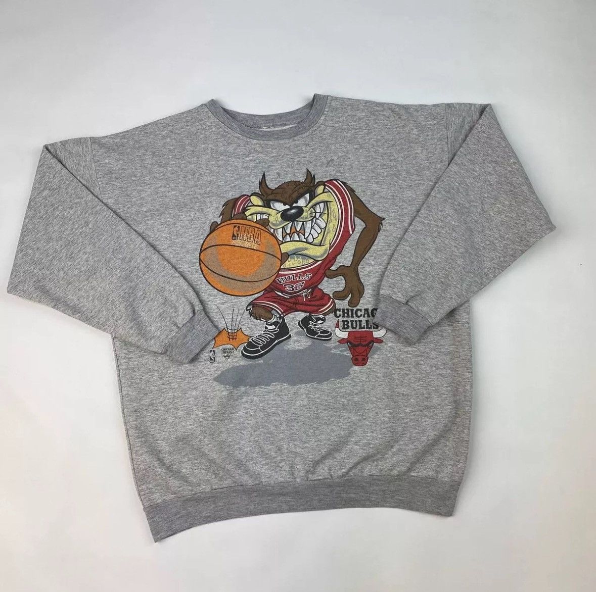 NBA × Warner Bros Vintage Sweatshirt Chicago Bulls Looney Tunes Gray Taz Size US L / EU 52-54 / 3 - 2 Thumbnail