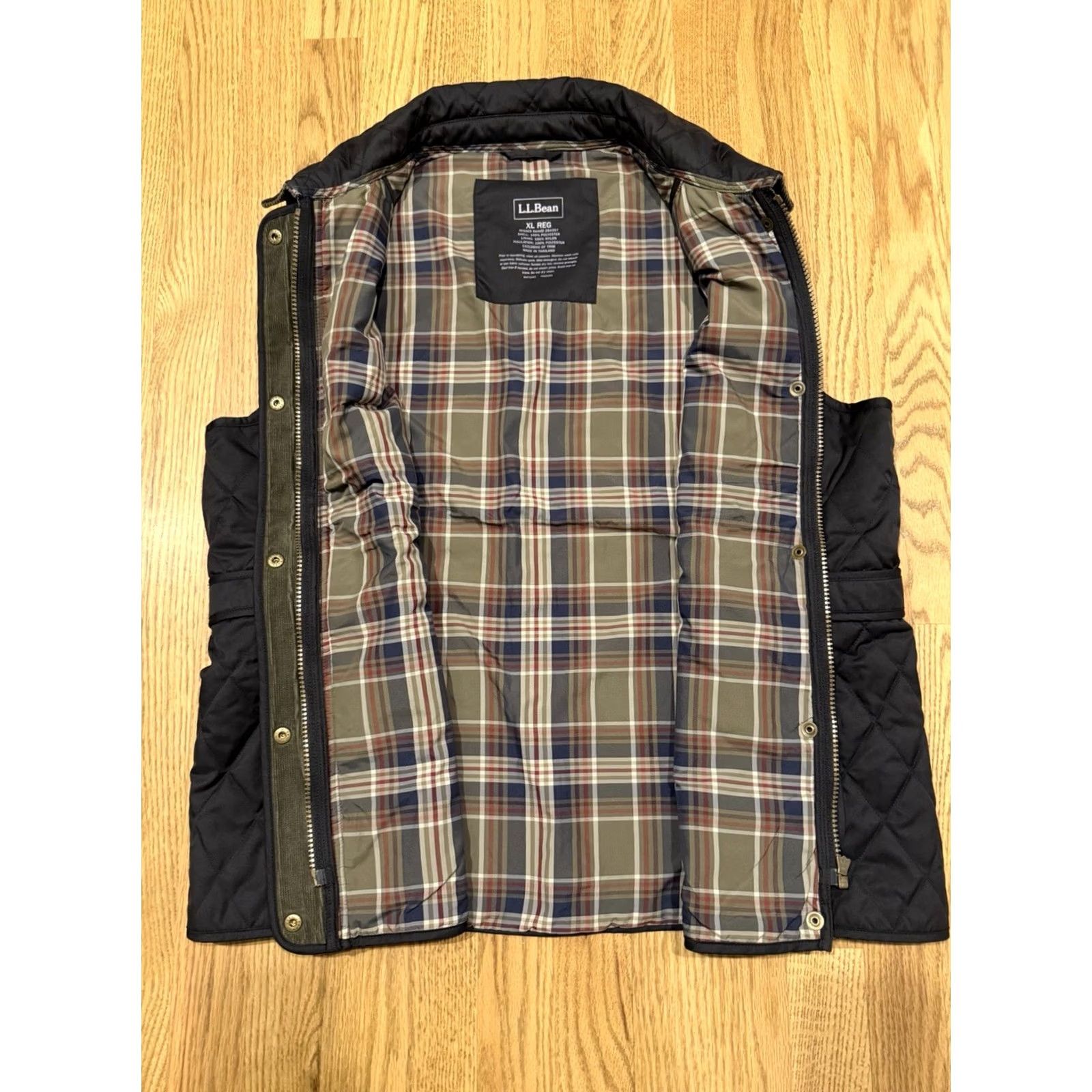 Vintage VINTAGE? No. LL Bean Quilted Vest Women’s XL Black Zip Up Sleeveless Lined Polyester Regular Jacket/Coat Short Size XL / US 12-14 / IT 48-50 - 5 Thumbnail