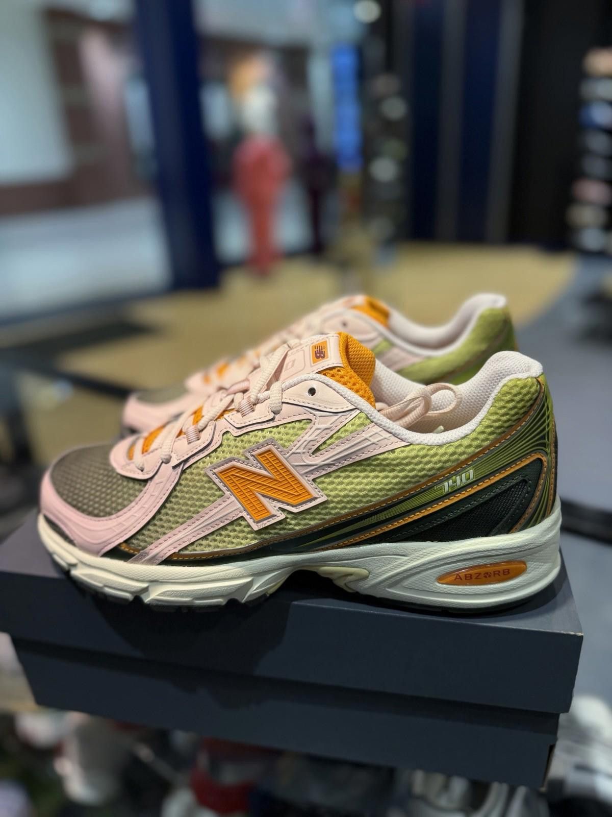 New Balance New Balance 740 Saignée Pink Green Sneakers U740GP2 (10.5) Size US 10.5 / EU 43-44 - 7 Thumbnail